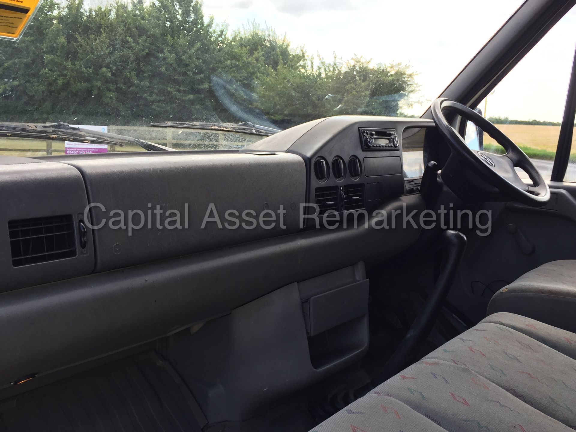 VW LT 46 'LWB HI-ROOF' (2002 - 02 REG) '17 SEATER MINI-BUS' '2.5 TDI - DIESEL' (NO VAT - SAVE 20%) - Image 7 of 19