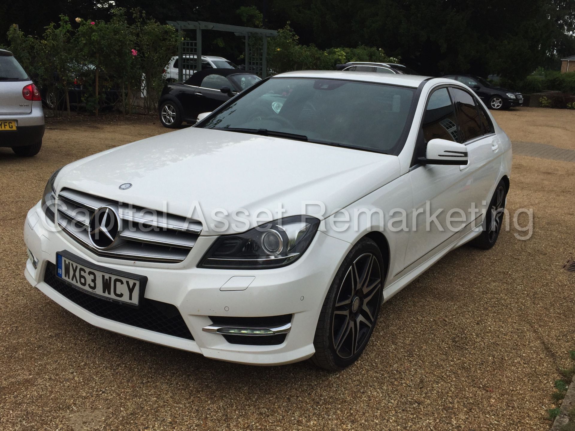 MERCEDES-BENZ C220 CDI 'AMG SPORT PLUS' (2014 MODEL) '7-G AUTO - LEATHER - SAT NAV' (1 OWNER) - Image 4 of 29
