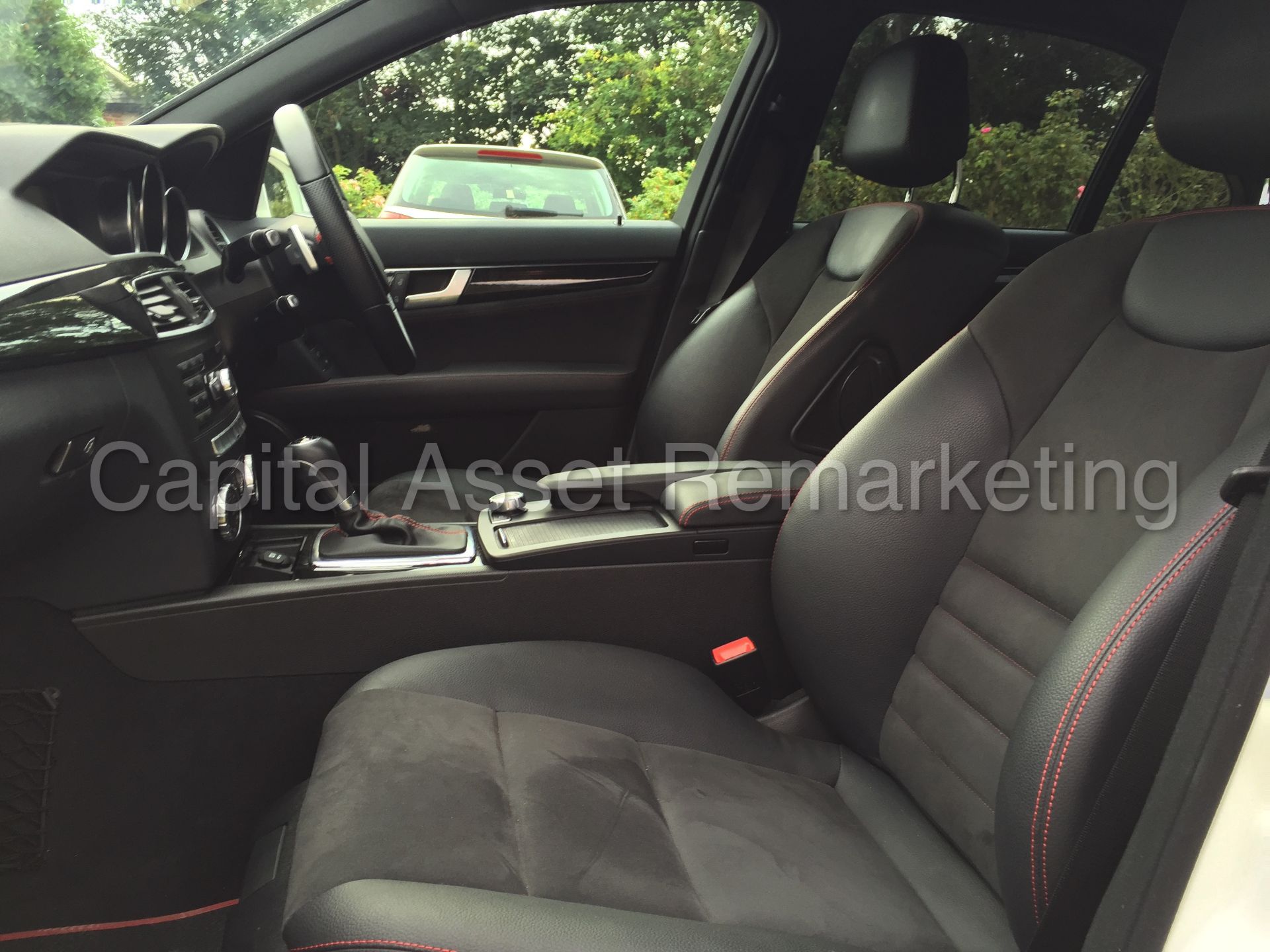MERCEDES-BENZ C220 CDI 'AMG SPORT PLUS' (2014 MODEL) '7-G AUTO - LEATHER - SAT NAV' (1 OWNER) - Image 21 of 29