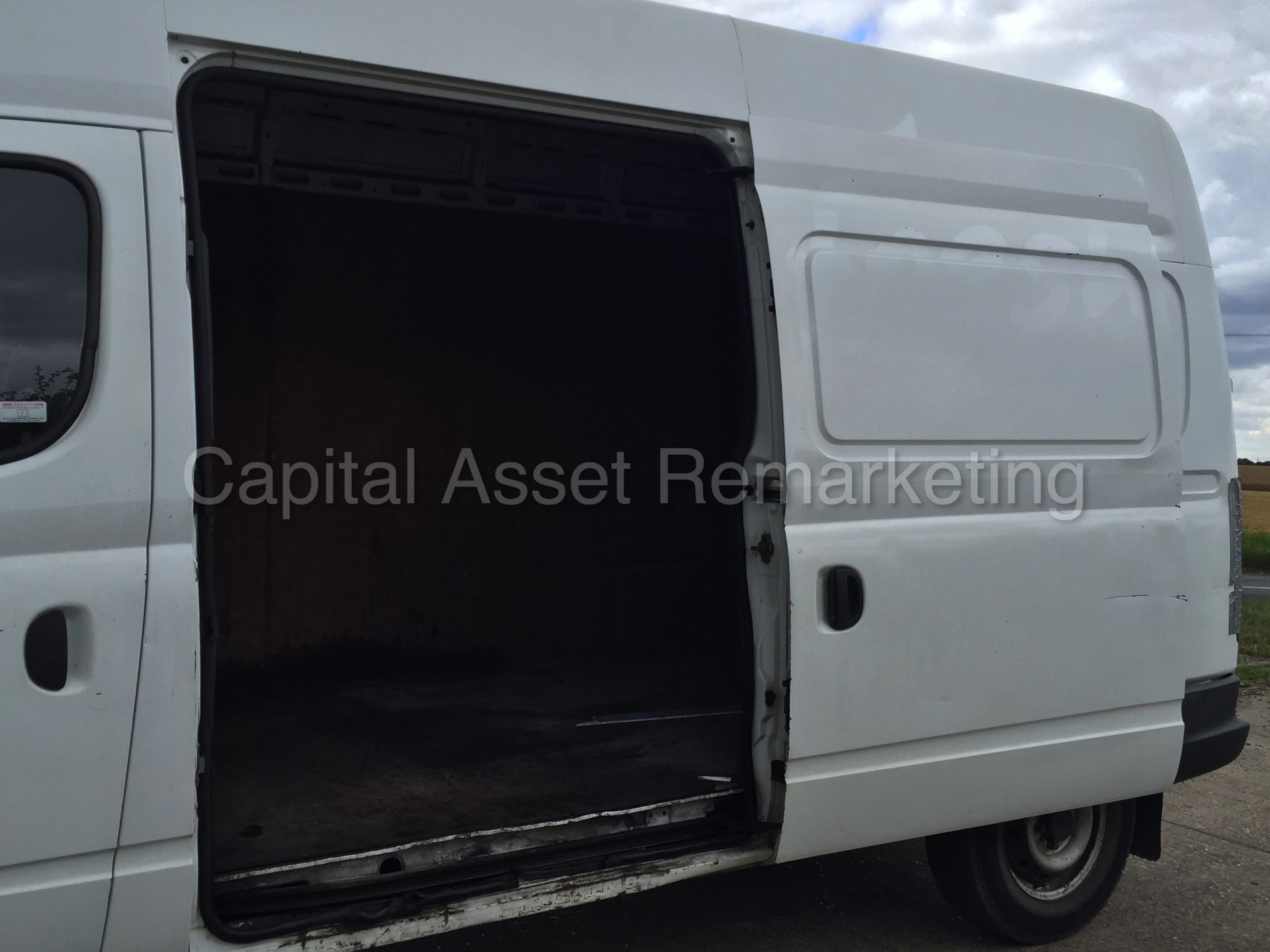 ((ON SALE) LDV MAXUS 95 'LWB HI-ROOF' (2006 - 06 REG) '2.5 DIESEL - 5 SPEED' (NO VAT - SAVE 20%) - Image 13 of 17