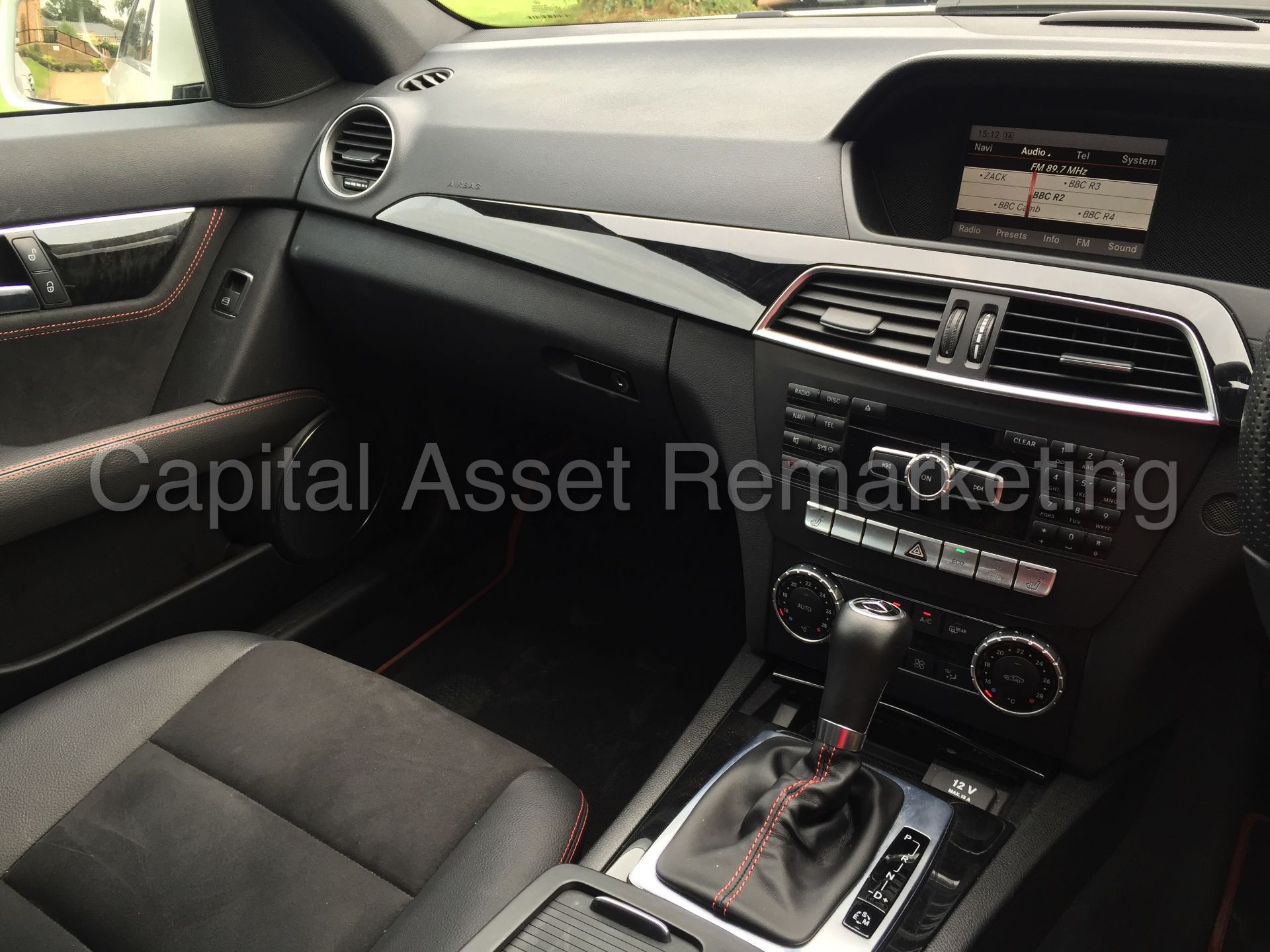 MERCEDES-BENZ C220 CDI 'AMG SPORT PLUS' (2014 MODEL) '7-G AUTO - LEATHER - SAT NAV' (1 OWNER) - Image 18 of 29