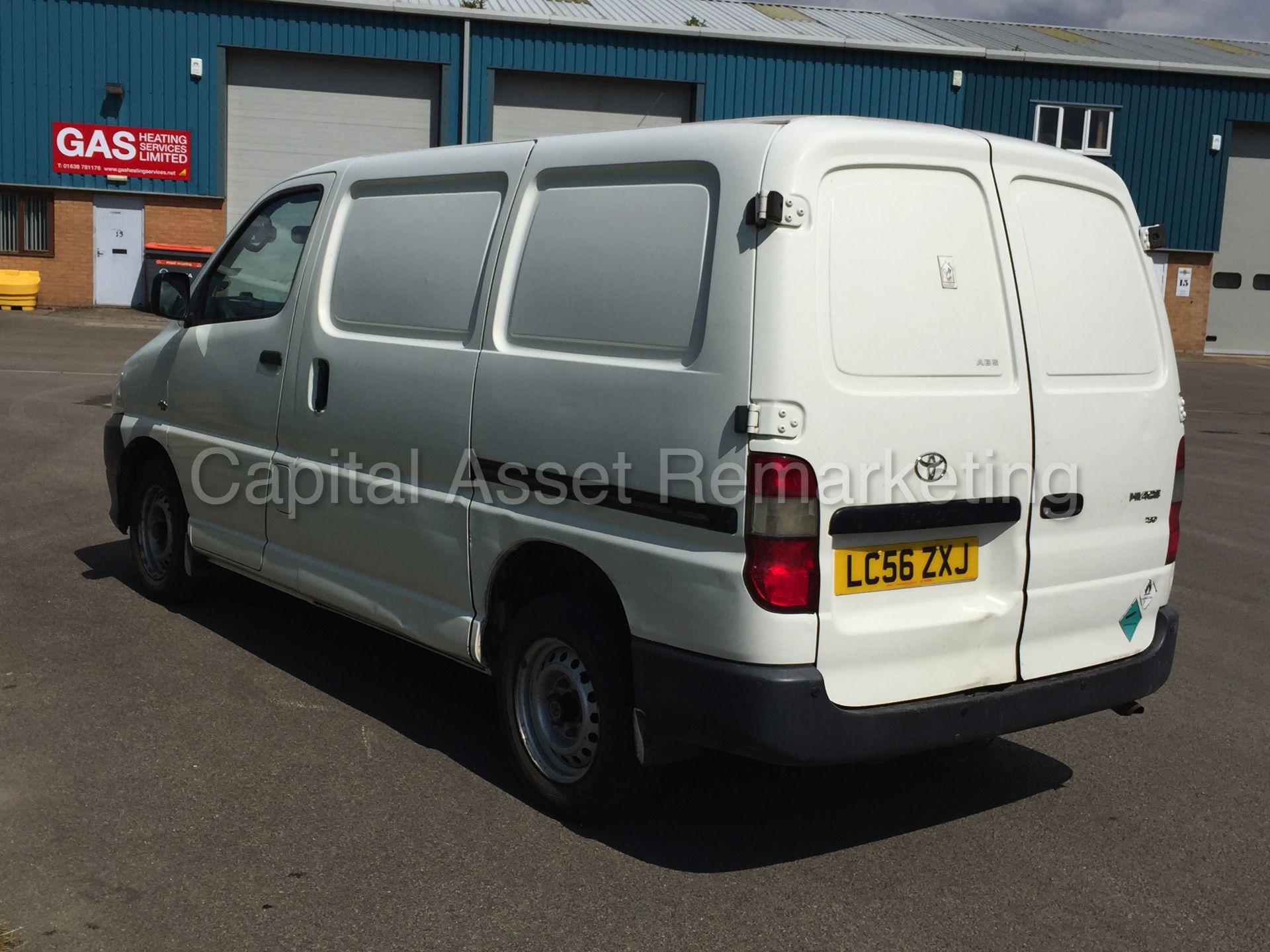 TOYOTA HIACE 280 SWB (2007 MODEL) '2.5 D-4D - AIR CON - ELEC PACK' **NEW MODEL** (NO VAT - SAVE 20%) - Image 6 of 21