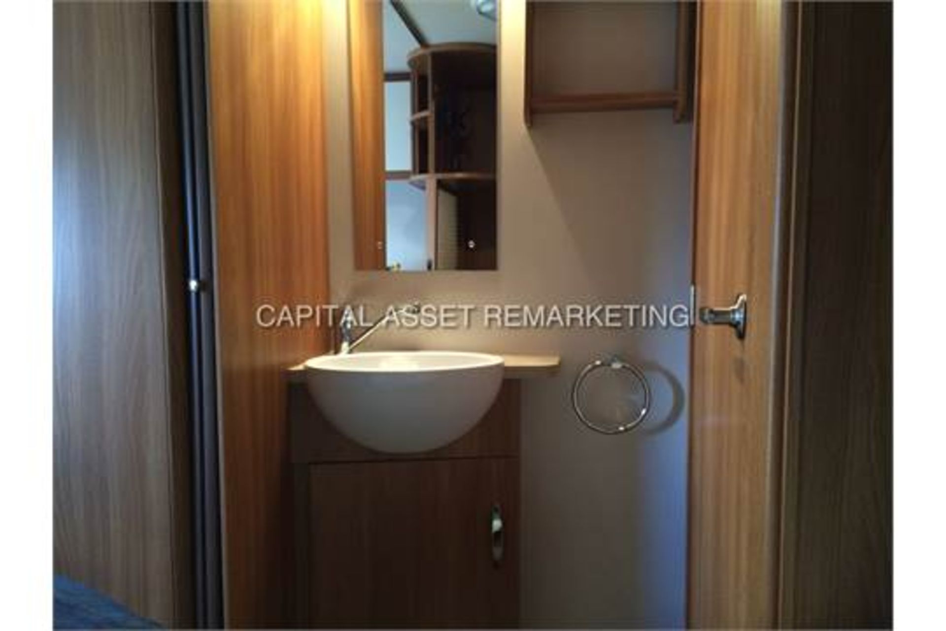 SWIFT "SPRITE QUATTRO FB" 6 BERTH LUXURY TOURING CARAVAN (2014) 1 OWNER - CRIS REGISTED - STUNNING - Image 24 of 27