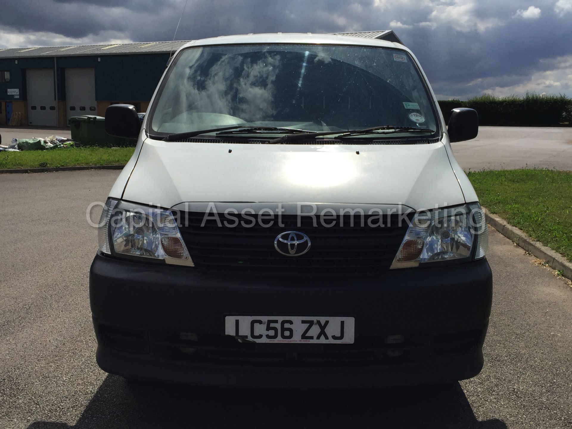 TOYOTA HIACE 280 SWB (2007 MODEL) '2.5 D-4D - AIR CON - ELEC PACK' **NEW MODEL** (NO VAT - SAVE 20%) - Image 3 of 21