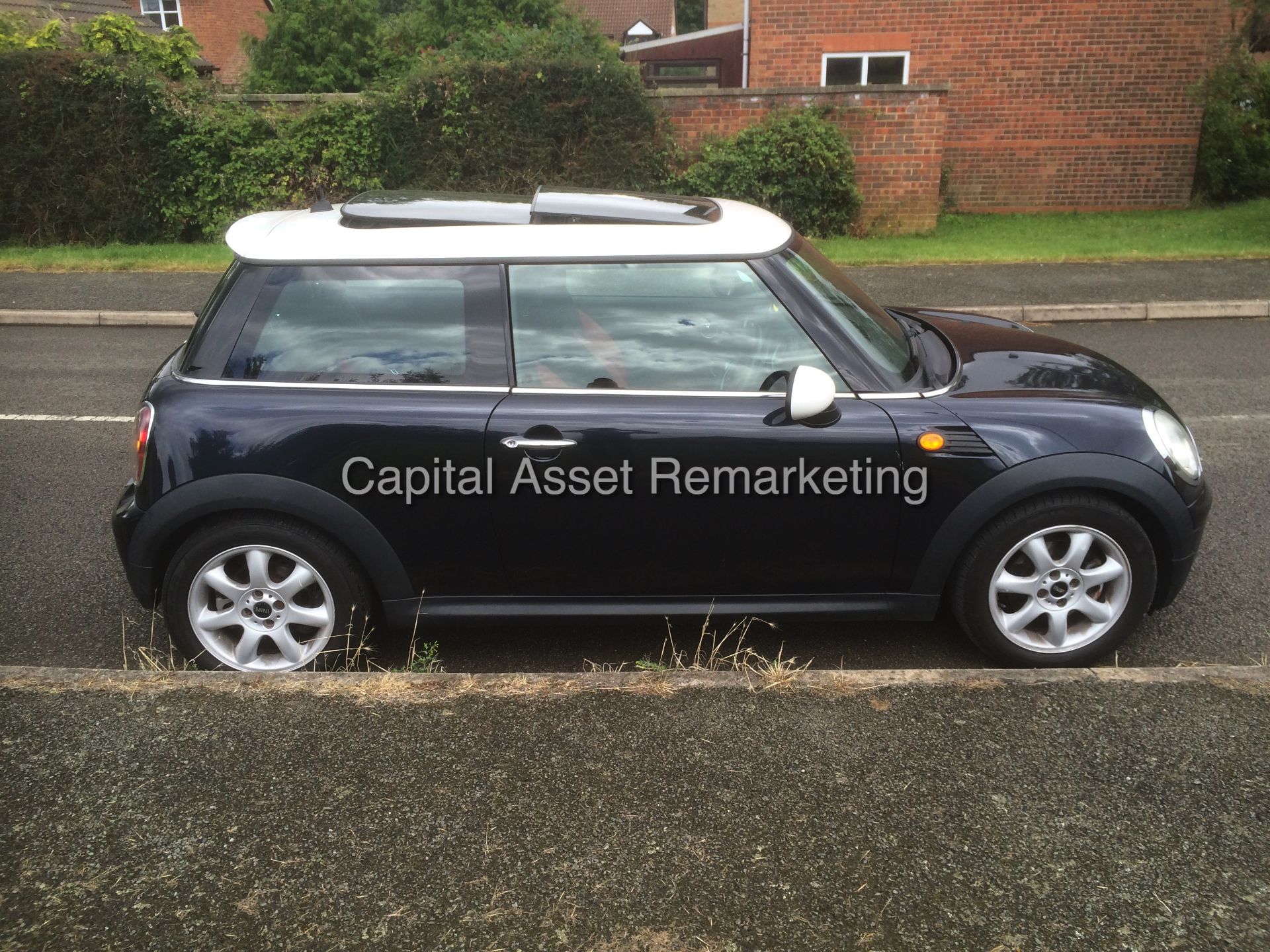 (ON SALE)MINI "COOPER" DIESEL - CHILLI PACK - LEATHER - PAN ROOF - 2008 MODEL - MASSIVE SPEC - BLACK - Image 6 of 17