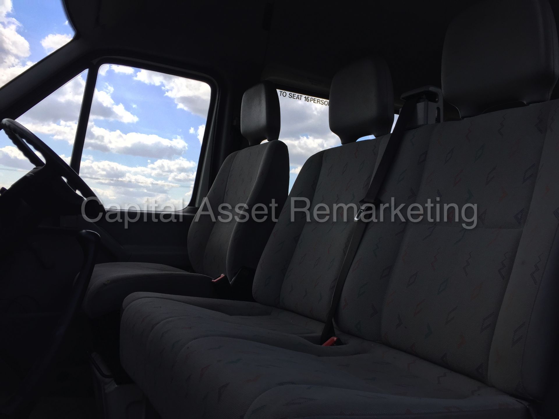 VW LT 46 'LWB HI-ROOF' (2002 - 02 REG) '17 SEATER MINI-BUS' '2.5 TDI - DIESEL' (NO VAT - SAVE 20%) - Image 8 of 19