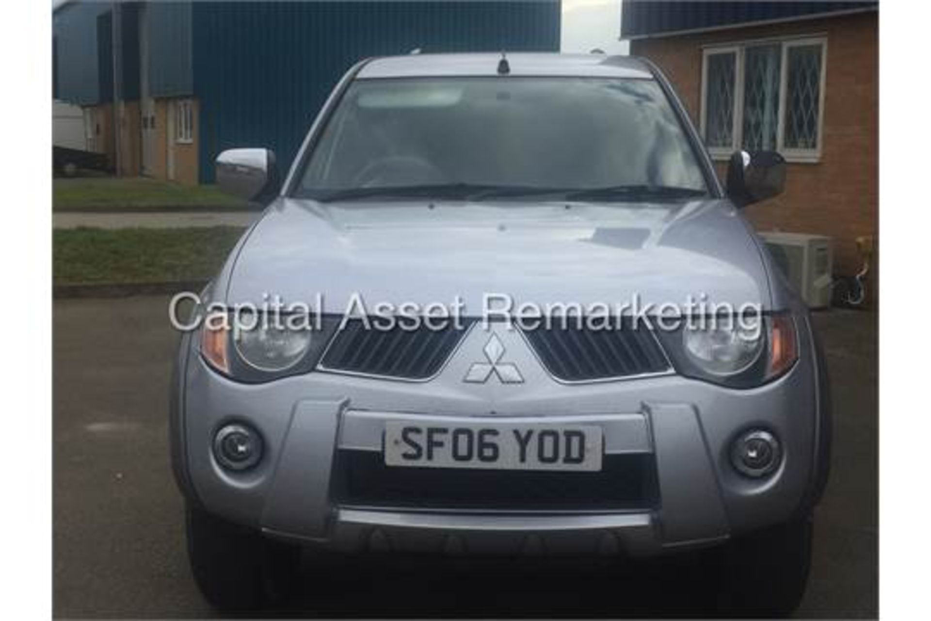 MITSUBISHI L200 2.5DID - WARRIOR - DOUBLE CAB - MASSIVE SPEC - REAR CANOPY - NEW SHAPE - LEATHER - ! - Image 3 of 22