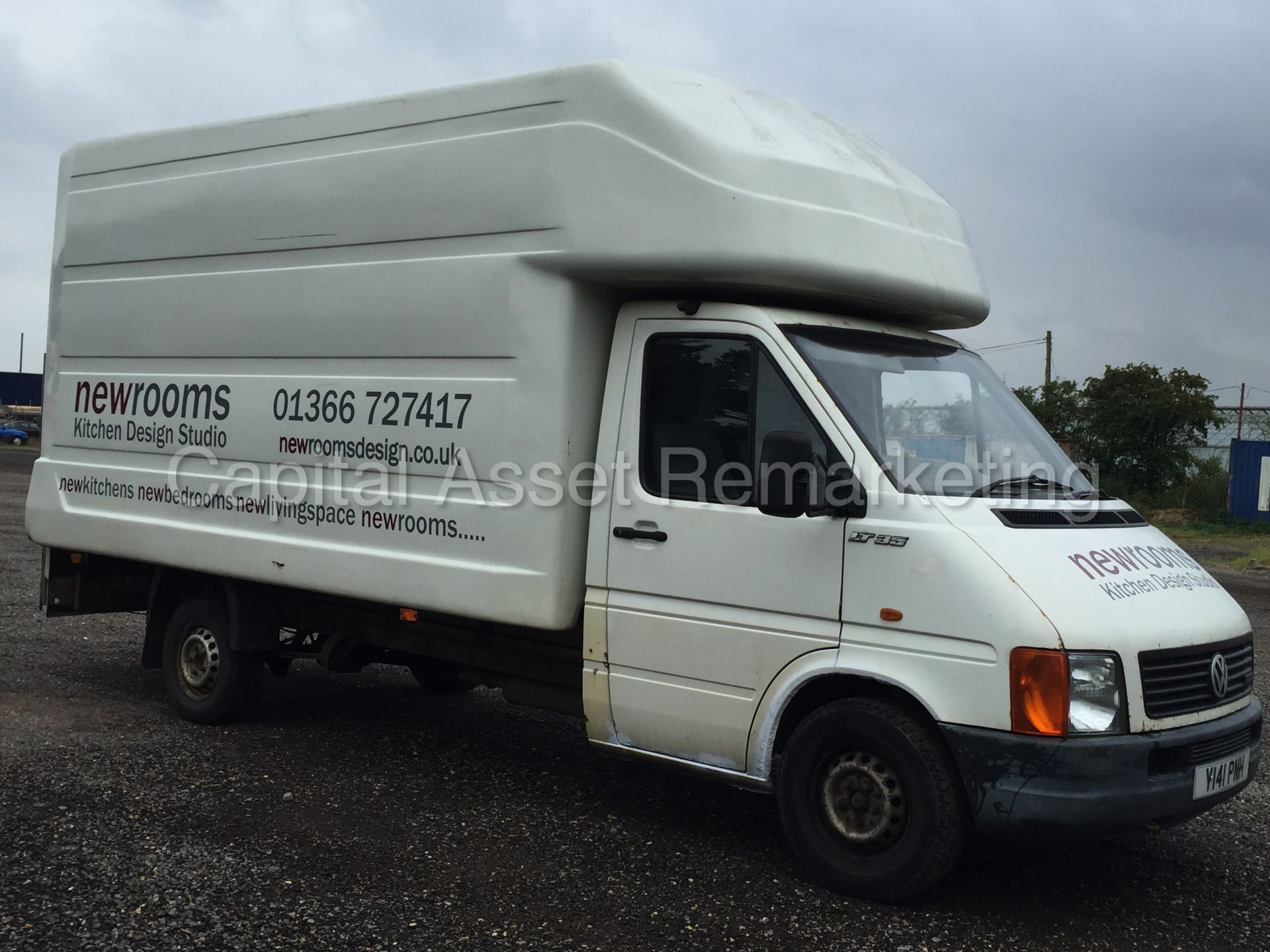 VOLKSWAGEN LT 35 'LUTON / BOX VAN' (2001 - Y REG) '2.5 TDI - 109 BHP' *ELECTRIC TAIL-LIFT* (NO VAT) - Image 8 of 17