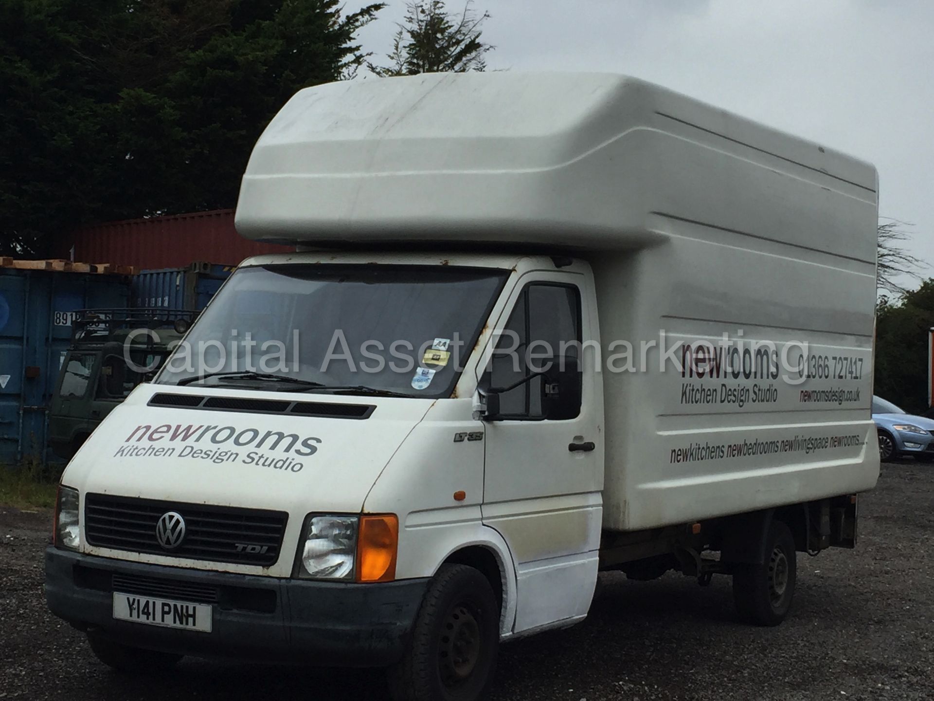 VOLKSWAGEN LT 35 'LUTON / BOX VAN' (2001 - Y REG) '2.5 TDI - 109 BHP' *ELECTRIC TAIL-LIFT* (NO VAT) - Image 2 of 17