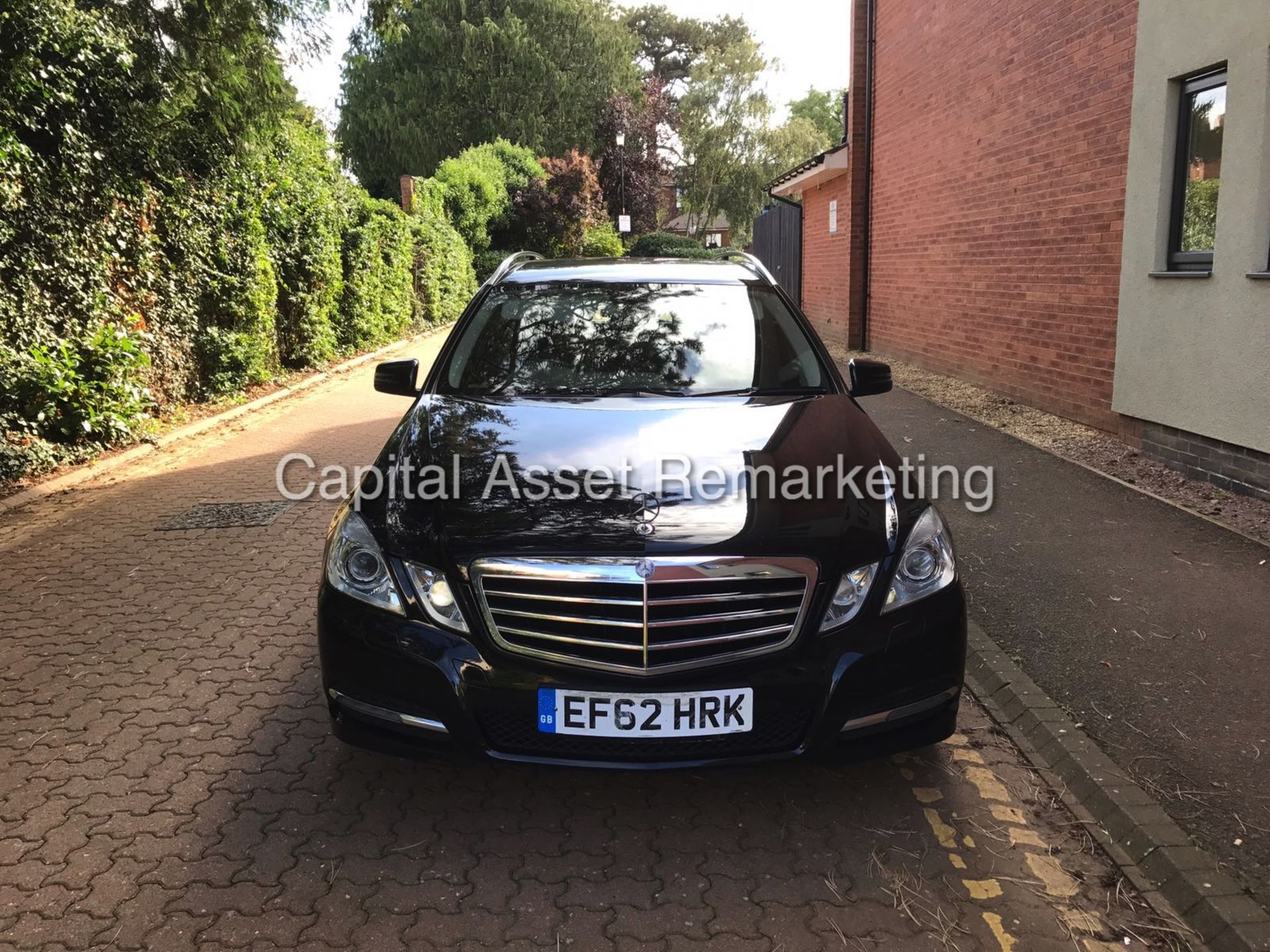 MERCEDES E220CDI AUTO "AVANTGARDE" ESTATE - 2013 MODEL - LEATHER - MASSIVE SPEC - 1 OWNER - LOOK!! - Image 3 of 15