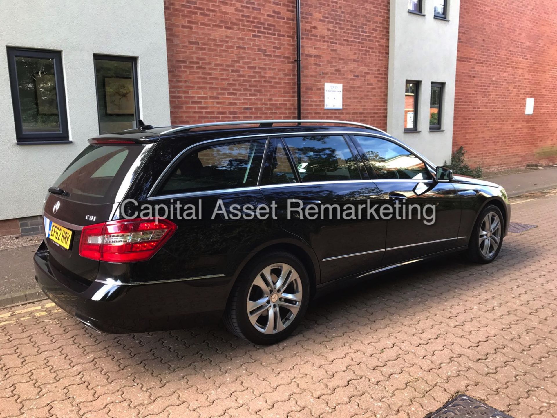 MERCEDES E220CDI AUTO "AVANTGARDE" ESTATE - 2013 MODEL - LEATHER - MASSIVE SPEC - 1 OWNER - LOOK!! - Image 7 of 15