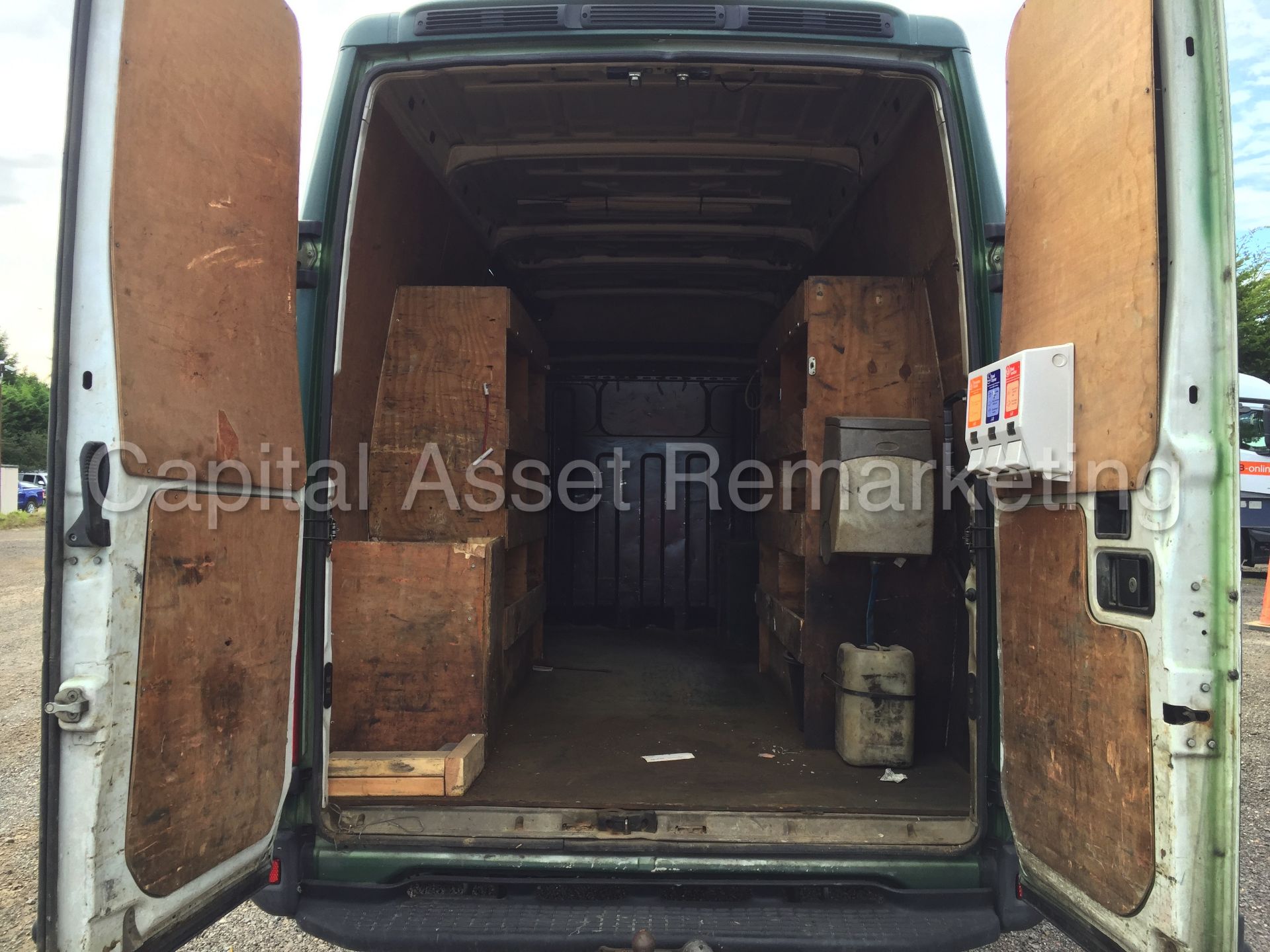 (On Sale) IVECO DAILY 35S12 'MWB HI-ROOF' (2009 - 09 REG) '2.3 DIESEL' (1 COMPANY OWNER FROM NEW) - Image 11 of 18