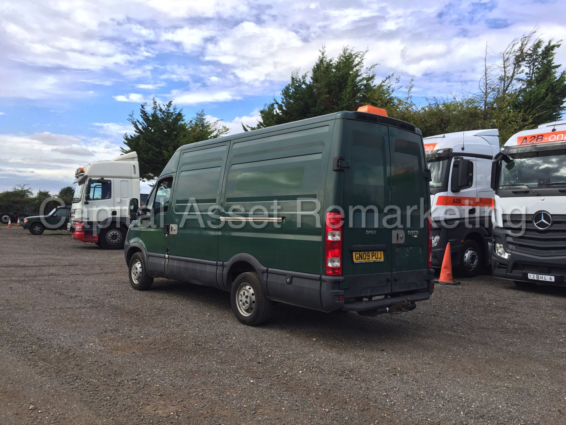 (On Sale) IVECO DAILY 35S12 'MWB HI-ROOF' (2009 - 09 REG) '2.3 DIESEL' (1 COMPANY OWNER FROM NEW) - Image 5 of 18