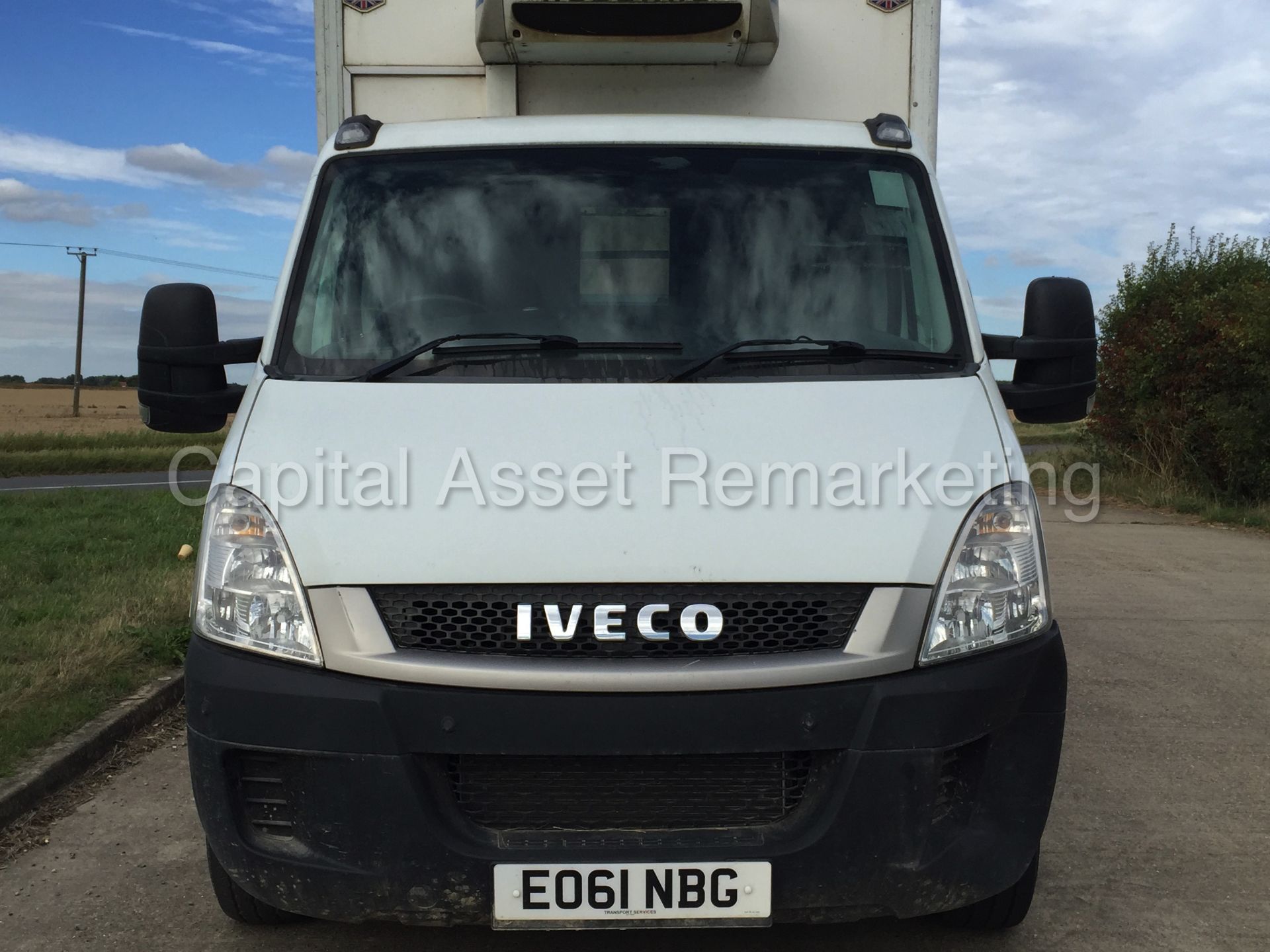 IVECO DAILY 35S11 'FRIDGE / BOX VAN' (2012 MODEL) '2.3 DIESEL - 6 SPEED' **OVER-NIGHT STANDBY** - Image 3 of 22