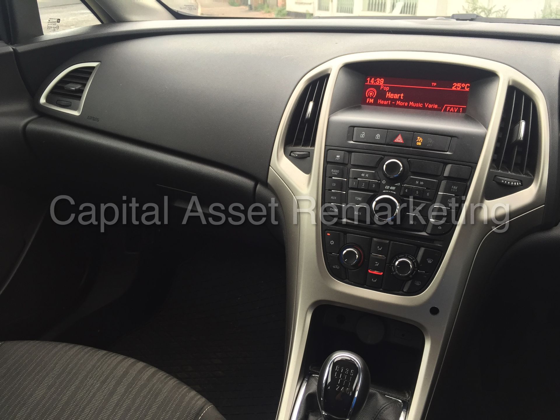 VAUXHALL ASTRA 'EXCLUSIVE' (2012 MODEL) '1.7 CDTI - ECOFLEX - 6 SPEED' *AIR CON* NO VAT - Image 10 of 24