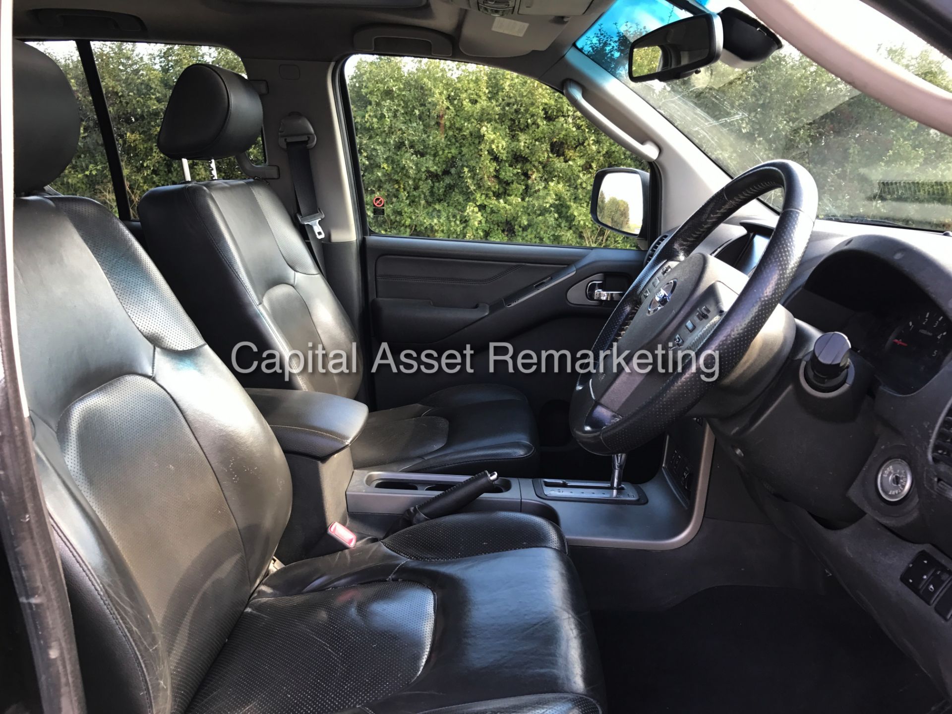 (ON SALE) NISSAN NAVARA 2.5DI AUTO "AVENTURA" DC PICKUP - 2008 MODEL-BLACK EDITION -LEATHER -SAT NAV - Image 9 of 25