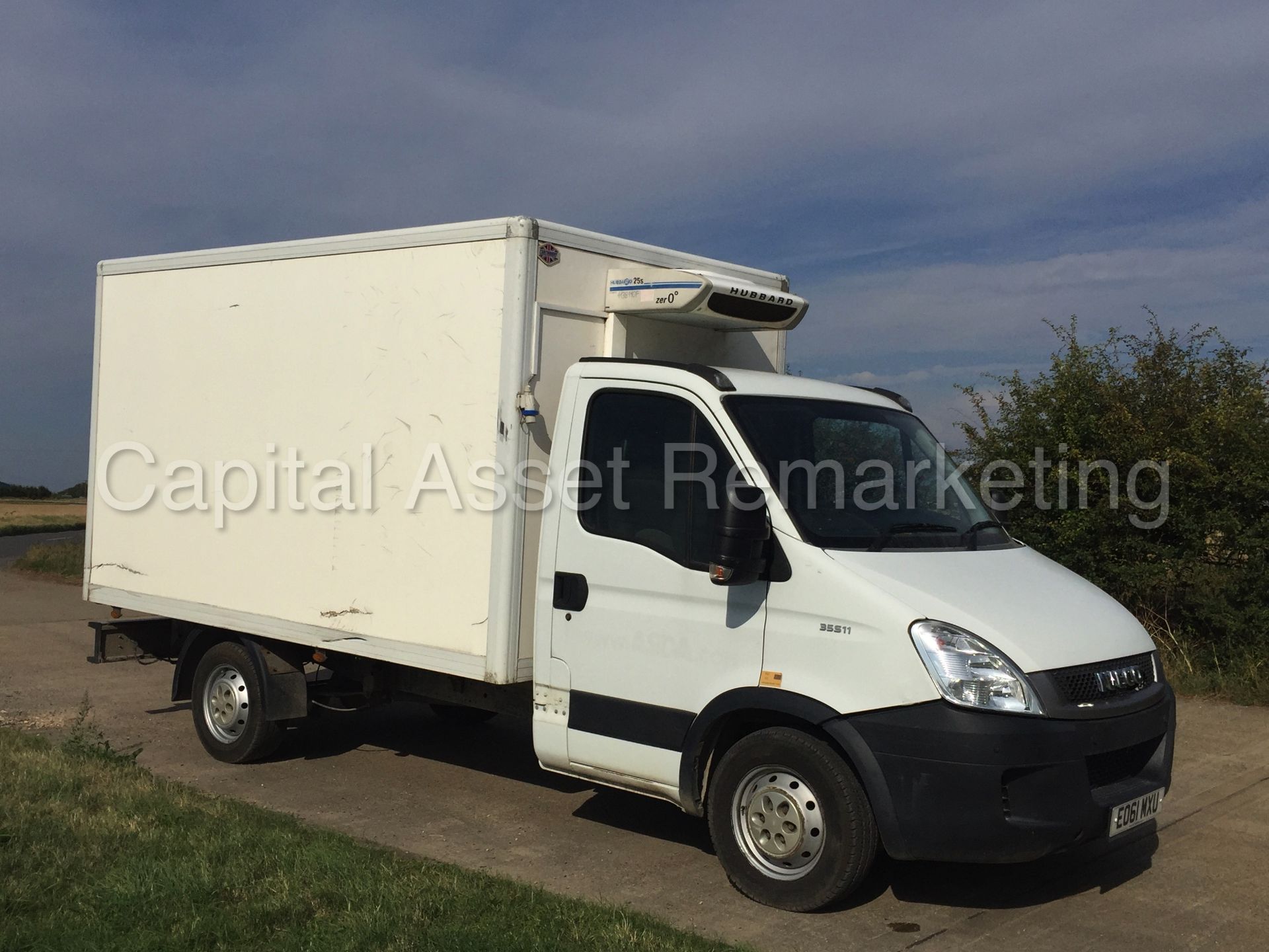 IVECO DAILY 35S11 'FRIDGE / BOX VAN' (2012 MODEL) '2.3 DIESEL - 6 SPEED' **OVER-NIGHT STANDBY** - Image 6 of 20