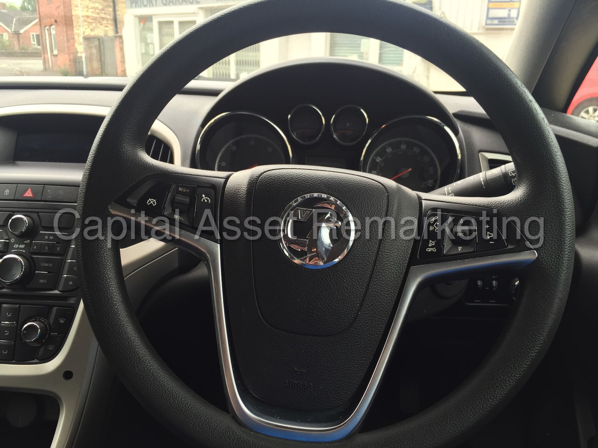 VAUXHALL ASTRA 'EXCLUSIVE' (2012 MODEL) '1.7 CDTI - ECOFLEX - 6 SPEED' *AIR CON* NO VAT - Image 12 of 24