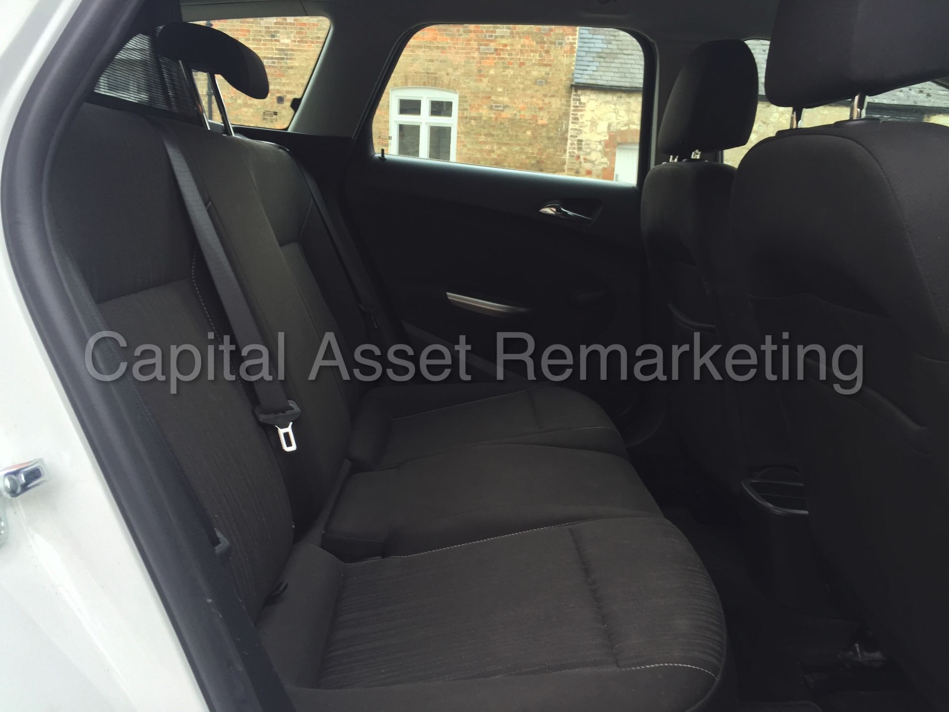VAUXHALL ASTRA 'EXCLUSIVE' (2012 MODEL) '1.7 CDTI - ECOFLEX - 6 SPEED' *AIR CON* NO VAT - Image 19 of 24