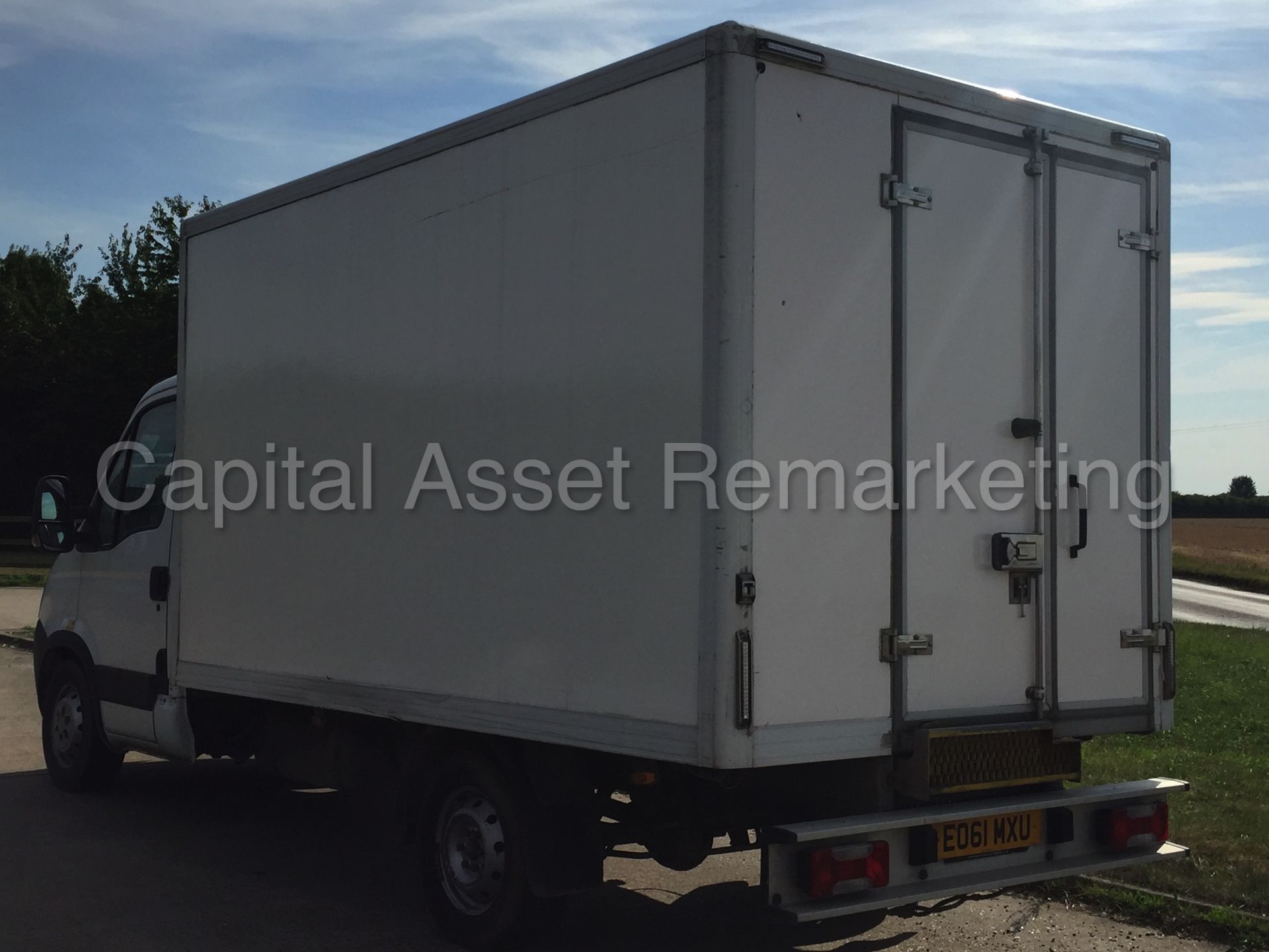 IVECO DAILY 35S11 'FRIDGE / BOX VAN' (2012 MODEL) '2.3 DIESEL - 6 SPEED' **OVER-NIGHT STANDBY** - Image 3 of 20