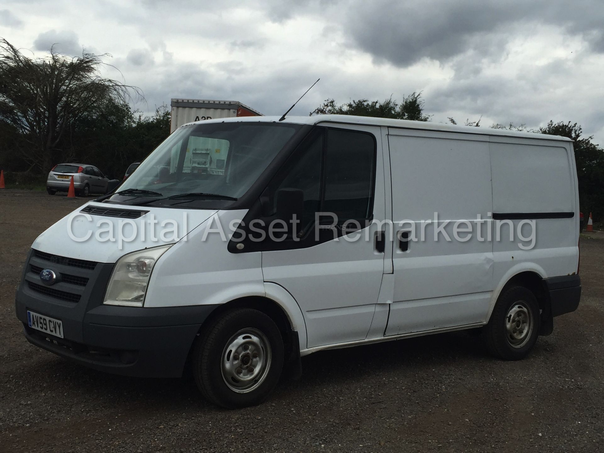 FORD TRANSIT 85 T260 SWB FWD (2010 MODEL) '2.2 TDCI - DIESEL - 5 SPEED' (NO VAT - SAVE 20%) - Image 4 of 18