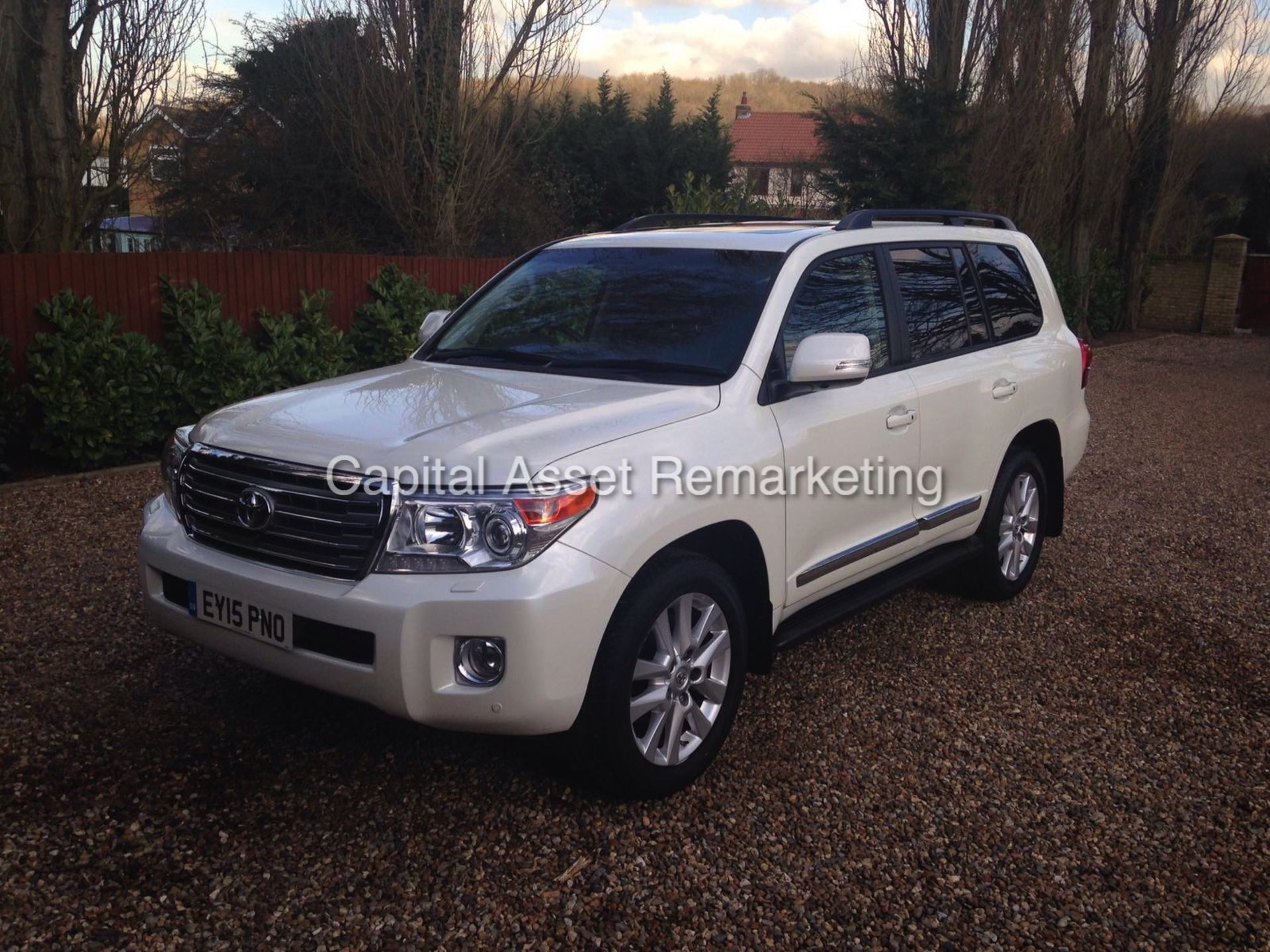 TOYOTA LANDCRUISER V8 4.5 D4-D (15 REG) FULLY LOADED - SAT NAV - TV / DVD - LEATHER - MASSIVE SPEC