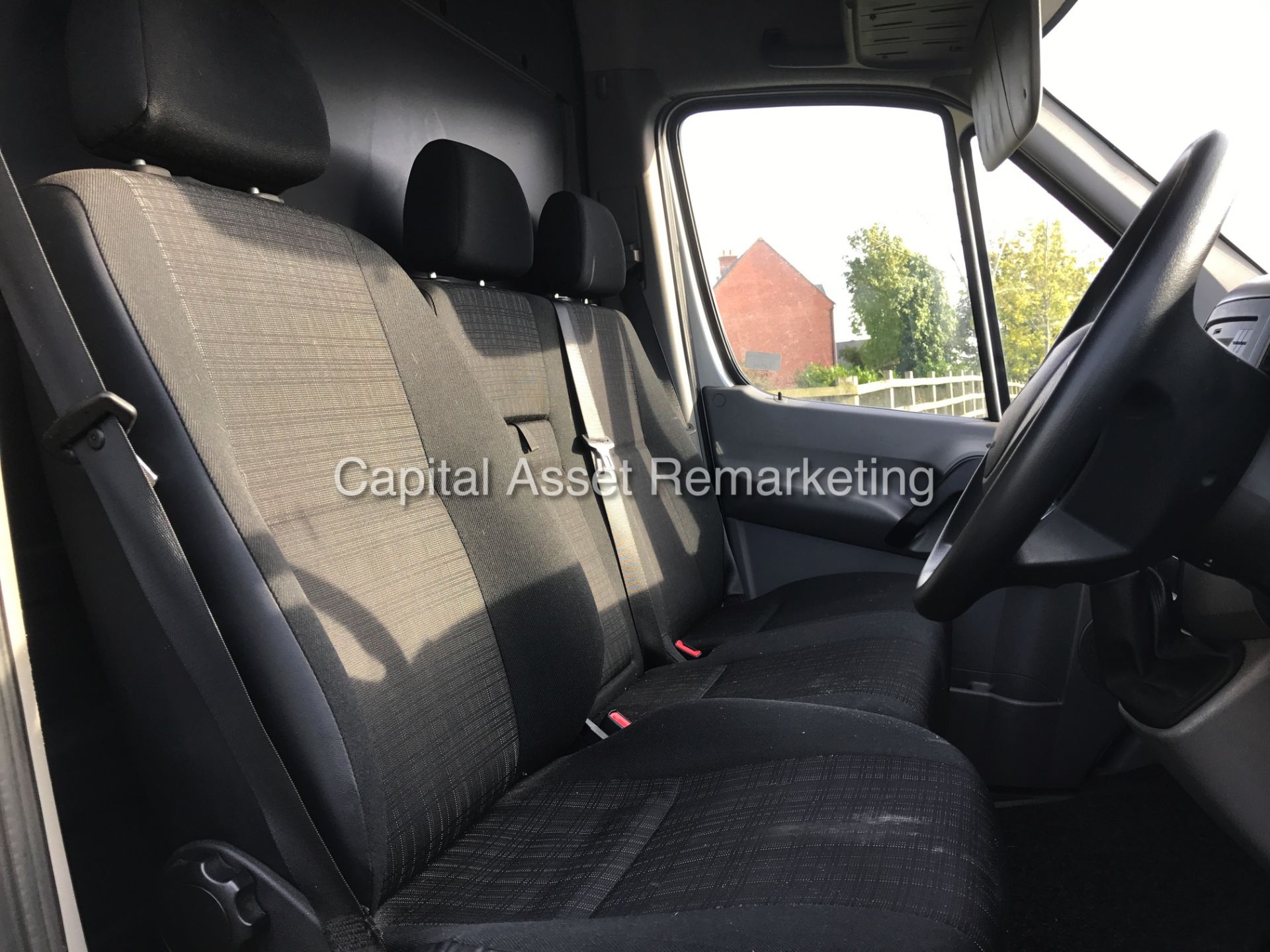 (ON SALE) MERCEDES SPRINTER 313CDI "130BHP / 6 SPEED" LWB / HI TOP (2014 MODEL) 1 OWNER - LOW MILES - Image 10 of 17