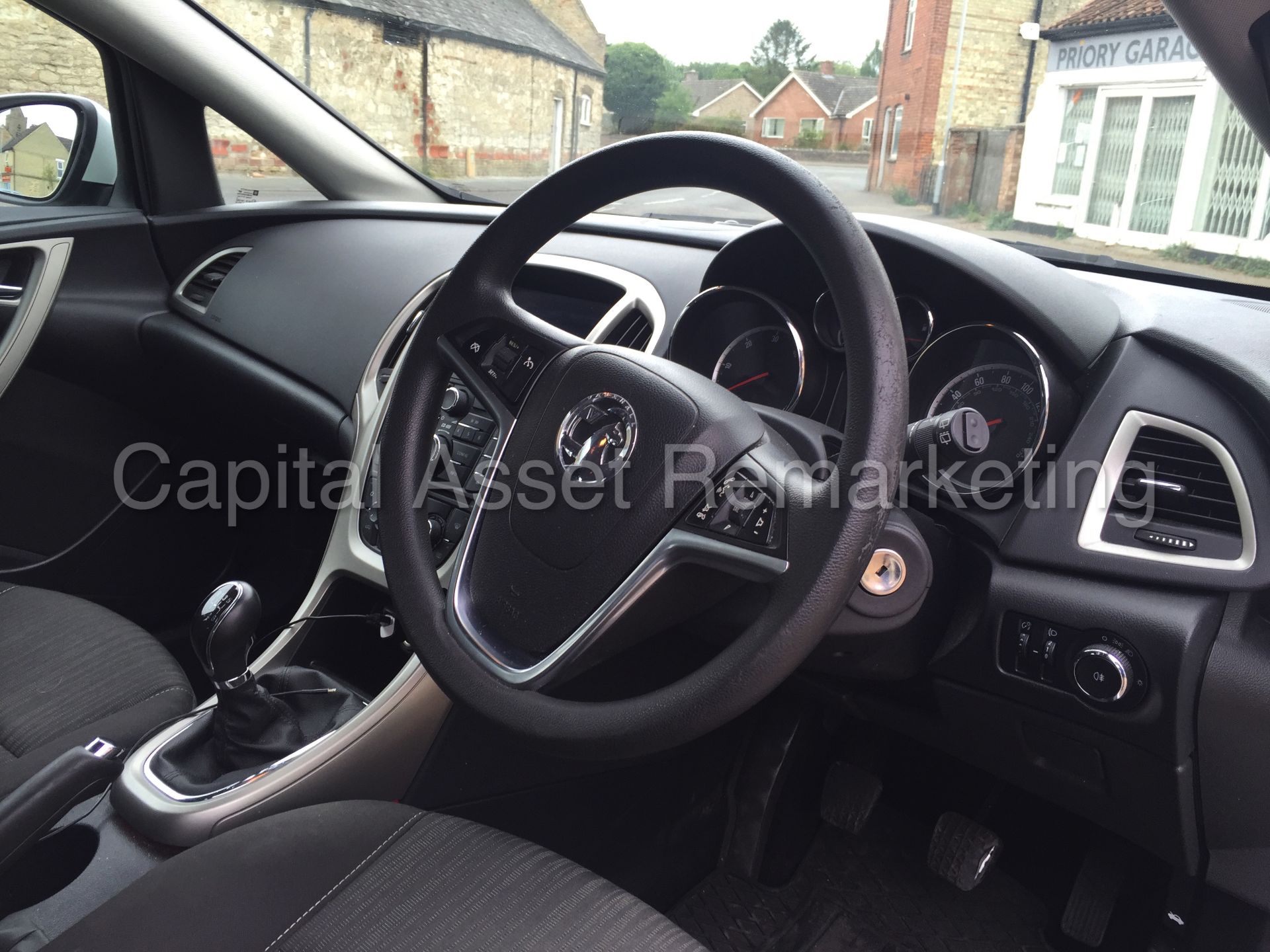 VAUXHALL ASTRA 'EXCLUSIVE' (2012 MODEL) '1.7 CDTI - ECOFLEX - 6 SPEED' *AIR CON* NO VAT - Image 21 of 24