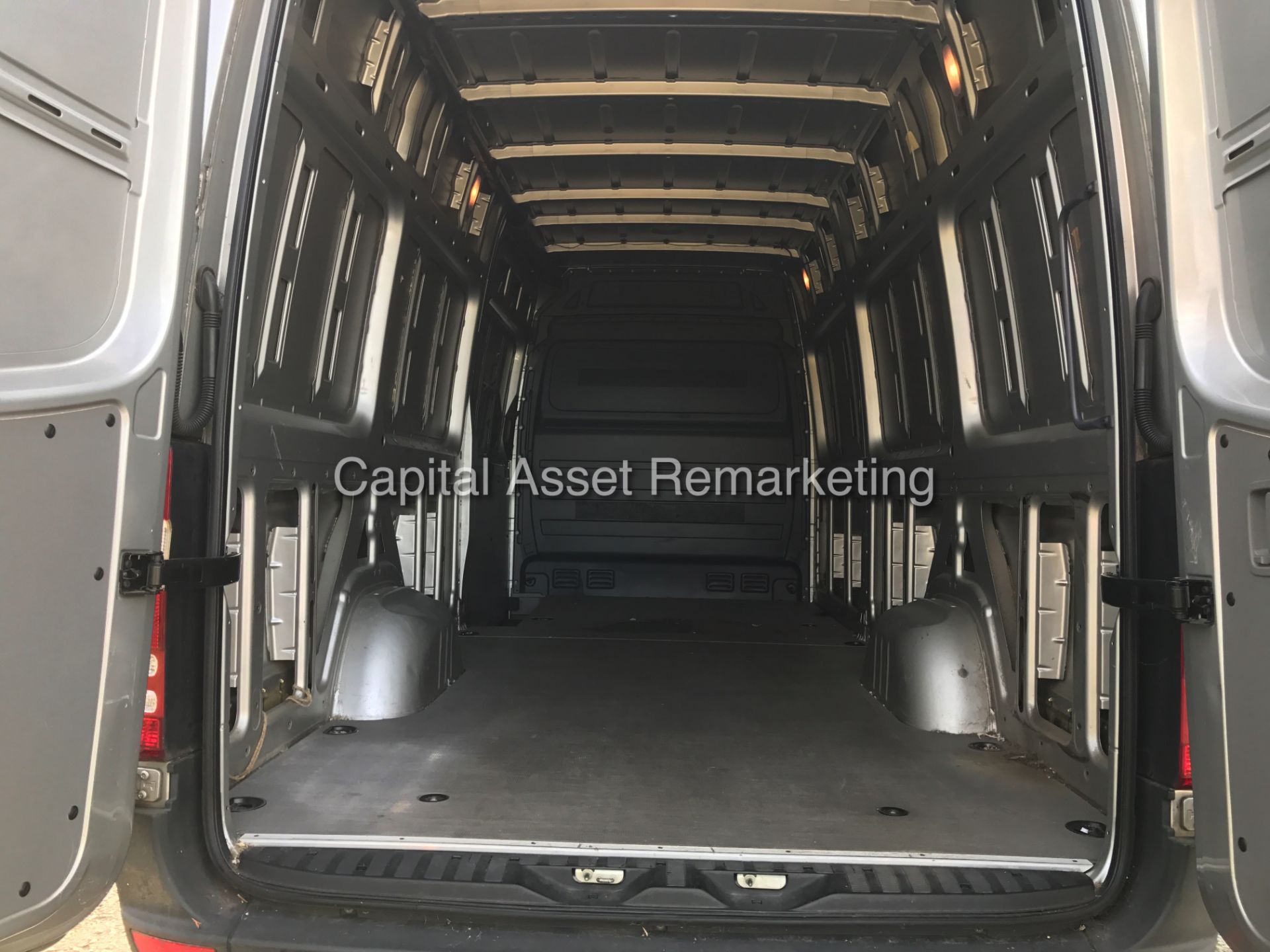 (ON SALE) MERCEDES SPRINTER 313CDI "130BHP / 6 SPEED" LWB / HI TOP (2014 MODEL) 1 OWNER - LOW MILES - Image 14 of 17