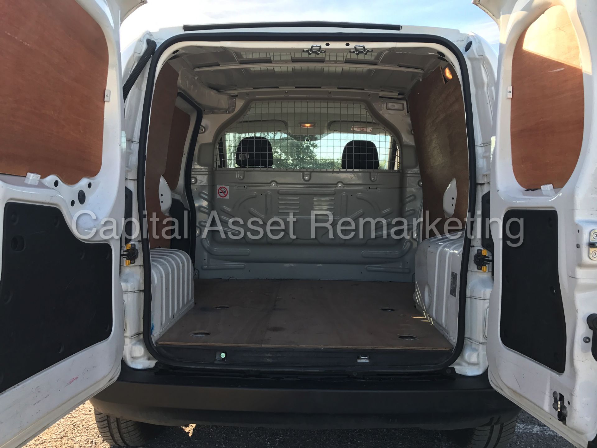 PEUGEOT BIPPER S (2014 MODEL) '1.2 HDI - DIESEL - ELEC PACK' (1 OWNER FROM NEW - FULL HISTORY) - Image 11 of 19