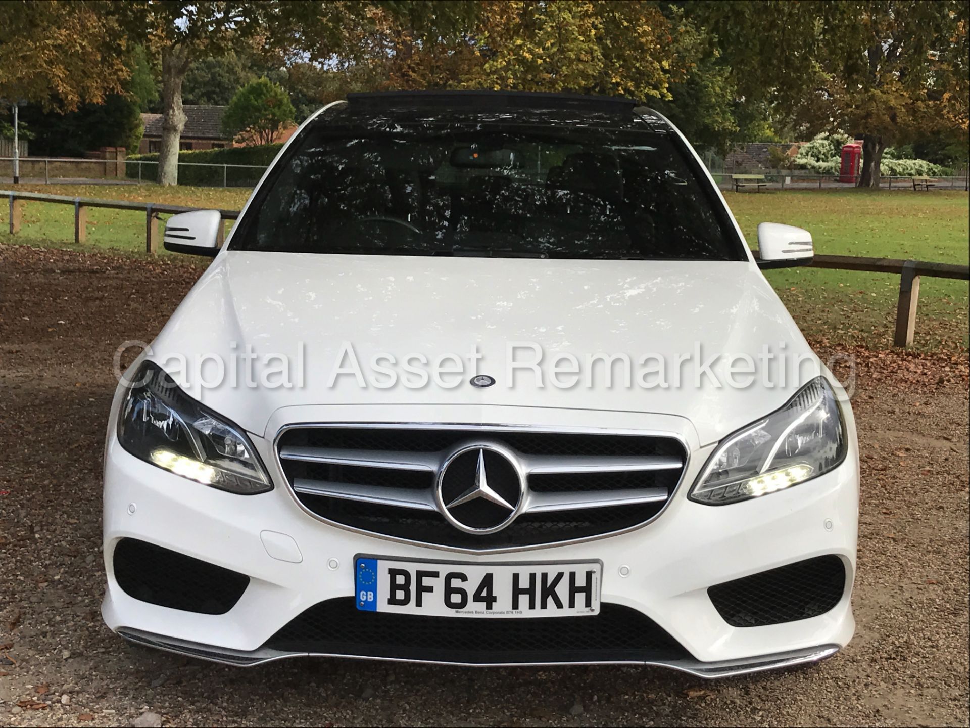 MERCEDES-BENZ E220 'AMG SPORT' (2015 MODEL) 'SALOON - AUTO - PAN ROOF - SAT NAV - LEATHER' *LOOK* - Image 3 of 33