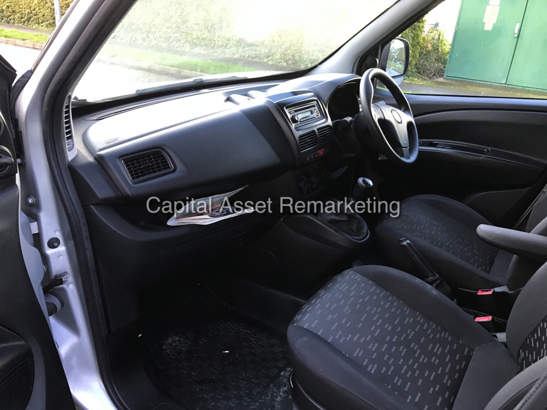 ON SALE VAUXHALL COMBO 1.3CDTI "ECOFLEX"(14 REG - NEW SHAPE) AIR CON - ELEC PACK - SILVER -SIDE DOOR - Image 11 of 16