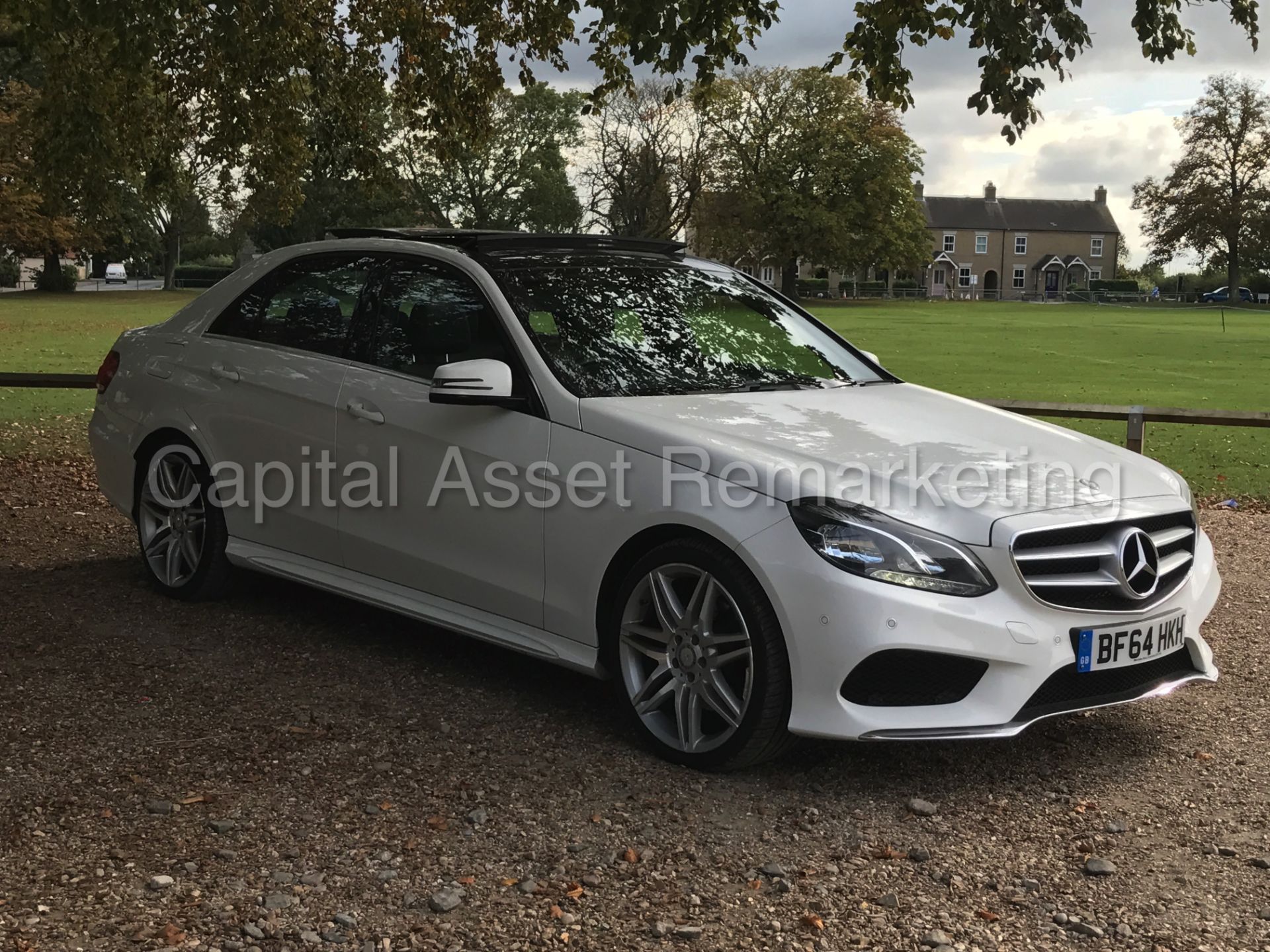 MERCEDES-BENZ E220 'AMG SPORT' (2015 MODEL) 'SALOON - AUTO - PAN ROOF - SAT NAV - LEATHER' *LOOK*