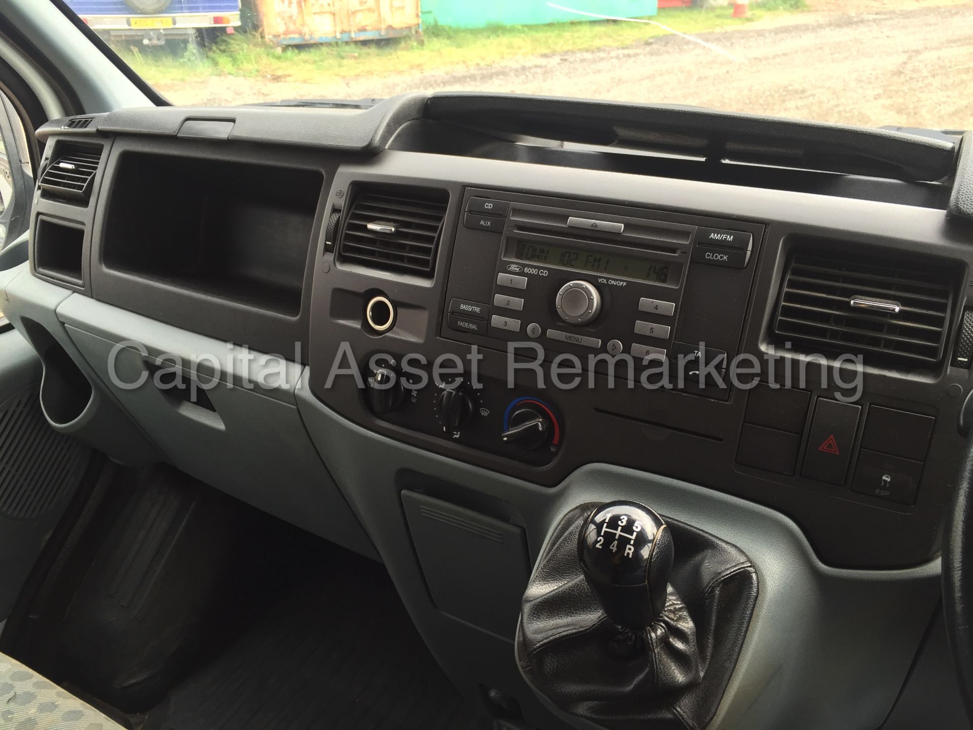 FORD TRANSIT 85 T260 SWB FWD (2010 MODEL) '2.2 TDCI - DIESEL - 5 SPEED' (NO VAT - SAVE 20%) - Image 17 of 18