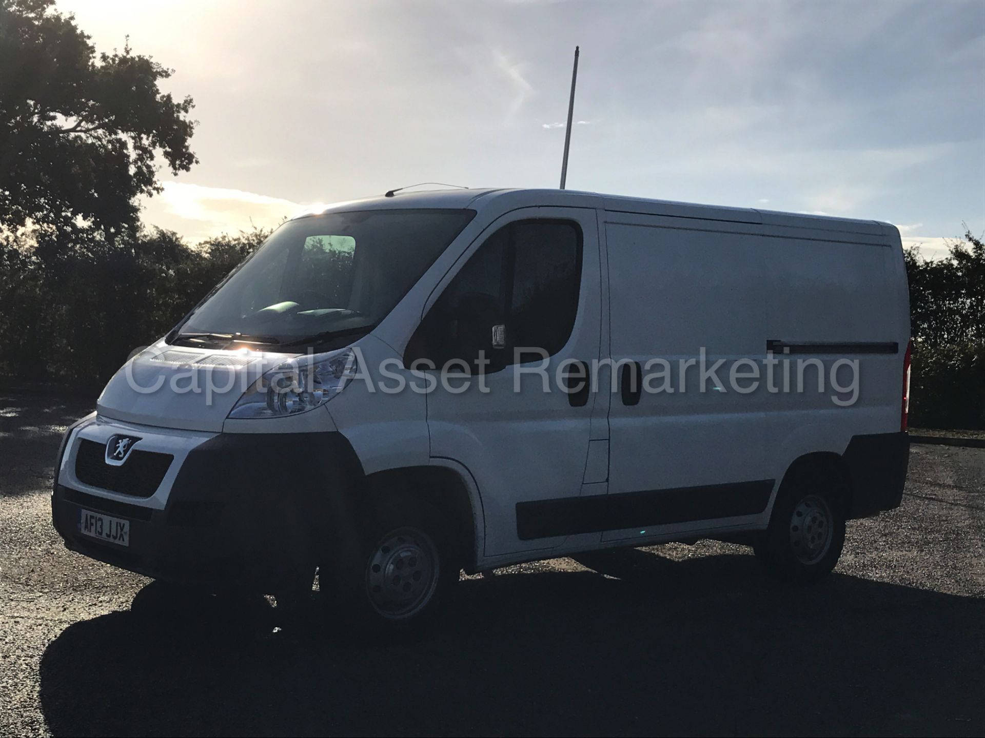 PEUGEOT BOXER 330 L1H1 (2013 - 13 REG) 'SWB - 2.2 HDI - 6 SPEED' (1 OWNER FROM NEW) **LOW MILES** - Image 5 of 19