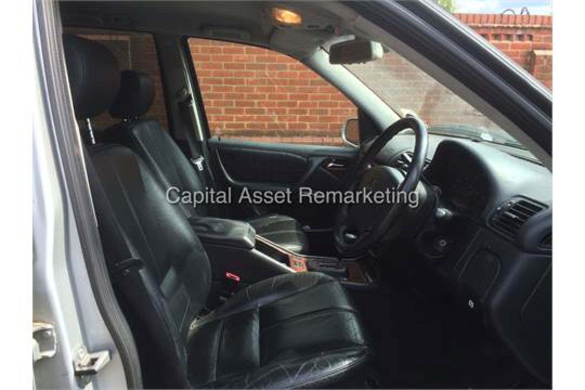 (On Sale) MERCEDES ML 320 (2003 MODEL) **7 SEATER MODEL** 'AUTO - LEATHER - TOP SPEC' (NO VAT) - Image 5 of 13