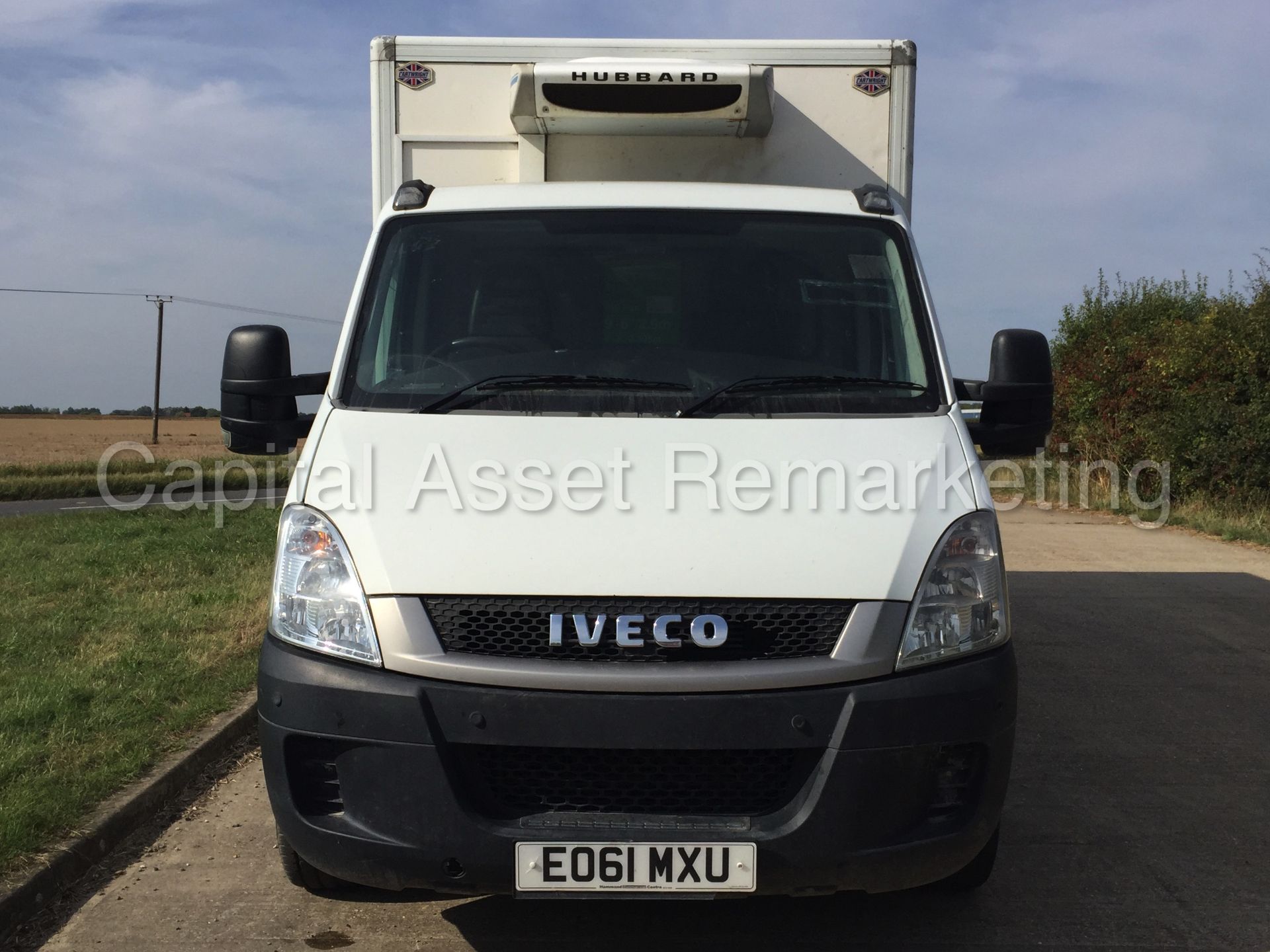 IVECO DAILY 35S11 'FRIDGE / BOX VAN' (2012 MODEL) '2.3 DIESEL - 6 SPEED' **OVER-NIGHT STANDBY** - Image 3 of 19