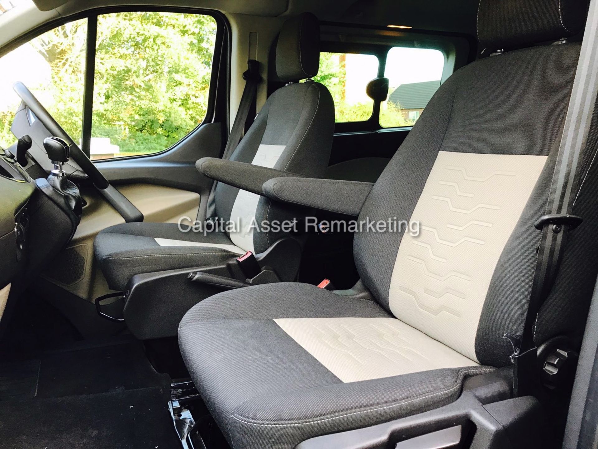 (ON SALE) FORD TOURNEO "CUSTOM" TITANIUM -15 REG -8 SEATS- BLACK EDITION -MASSIVE SPEC -FULLY LOADED - Image 16 of 30