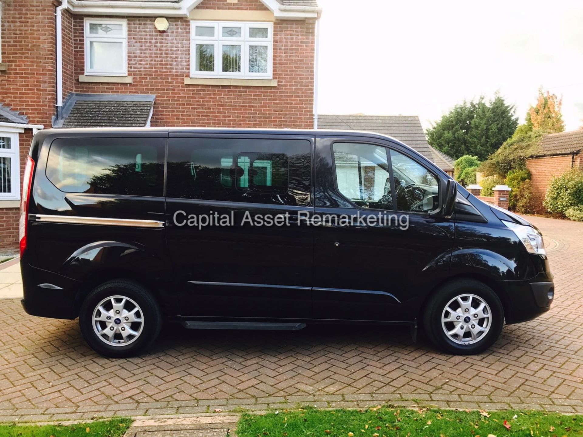 (ON SALE) FORD TOURNEO "CUSTOM" TITANIUM -15 REG -8 SEATS- BLACK EDITION -MASSIVE SPEC -FULLY LOADED - Image 8 of 30