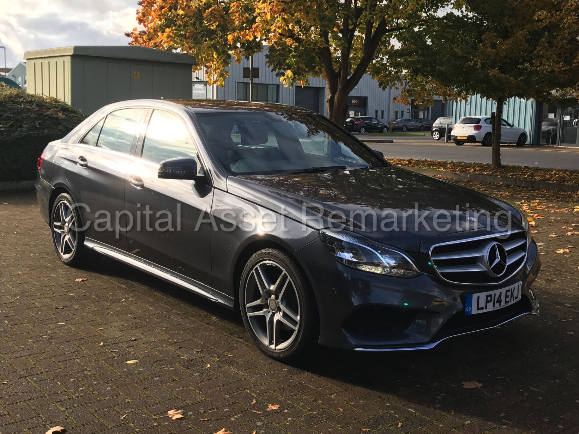 MERCEDES-BENZ E220 CDI 'AMG SPORT' (2014) 'SALOON - 7-G AUTO TIP-TRONIC - SAT NAV - LEATHER' *LOOK* - Image 8 of 26