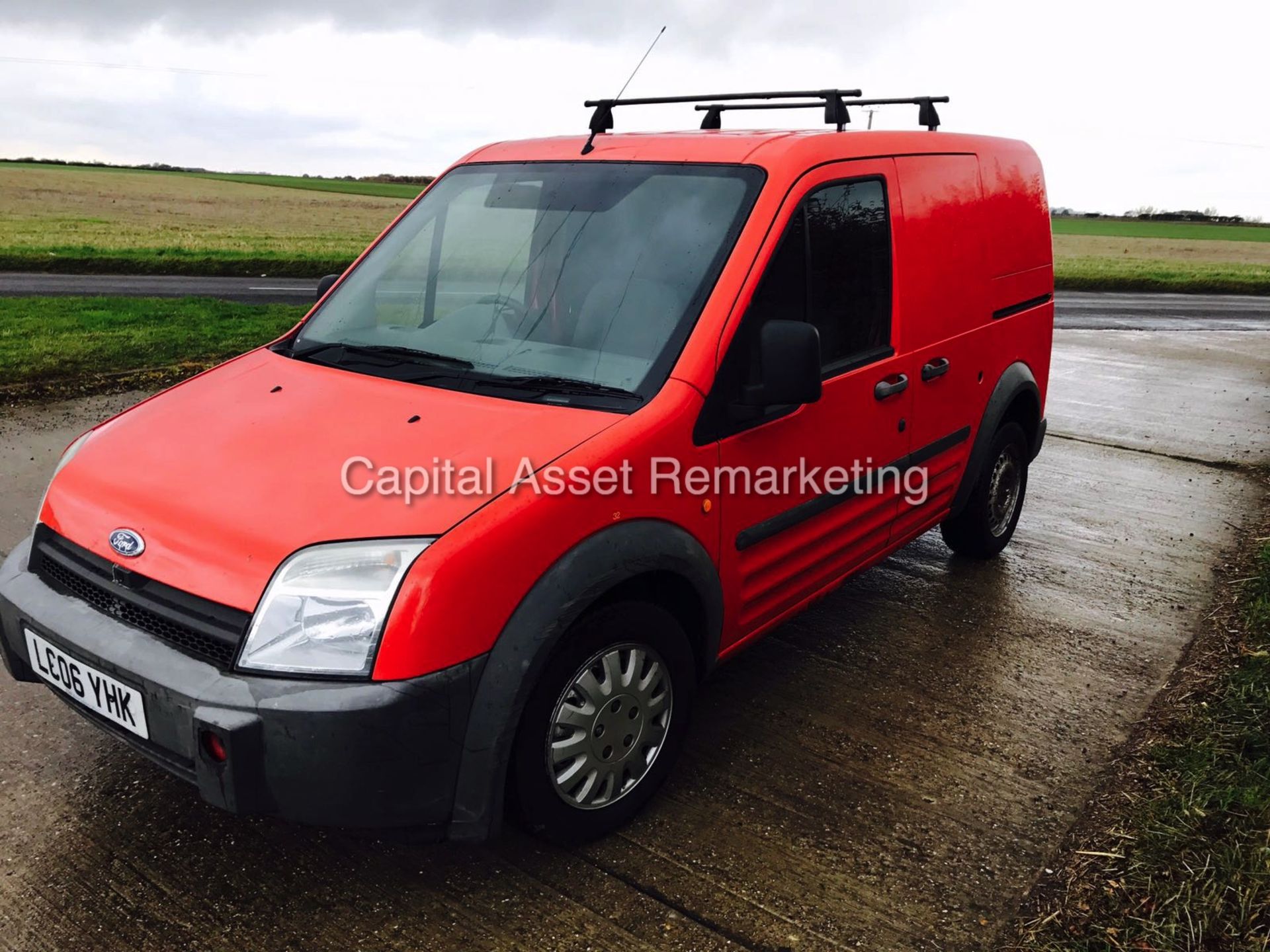 (ON SALE)FORD TRANSIT CONNECT 1.8 TURBO DIESEL - 06 REG - 1 PREVIOUS OWNER - SIDE DOOR - NO VAT!!!! - Image 3 of 10