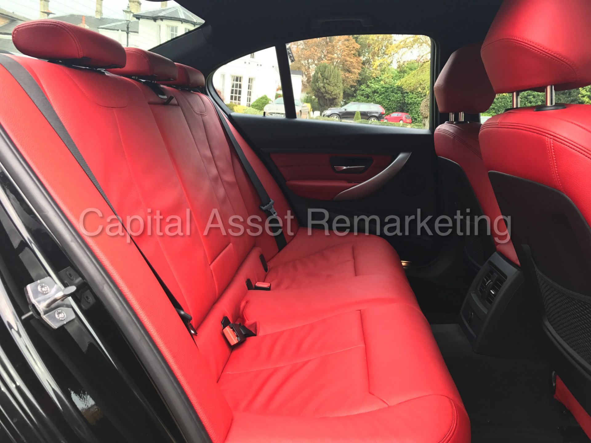 BMW 320D 'M SPORT' (2014 MODEL) '8 SPEED AUTO - LEATHER - SAT NAV' (1 OWNER FROM NEW - FULL HISTORY) - Image 17 of 28