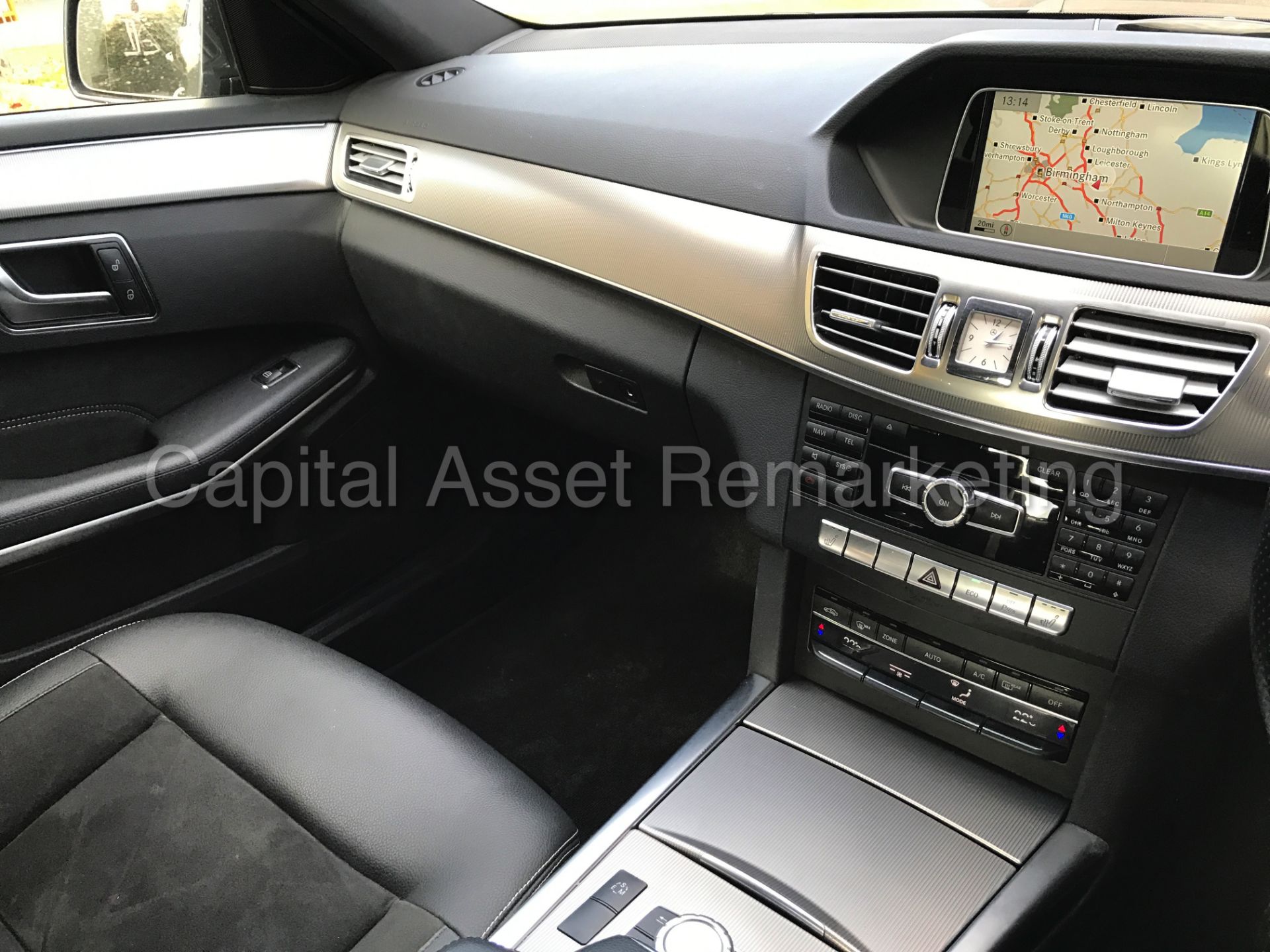 MERCEDES-BENZ E220 CDI 'AMG SPORT' (2014) 'SALOON - 7-G AUTO TIP-TRONIC - SAT NAV - LEATHER' *LOOK* - Image 23 of 26
