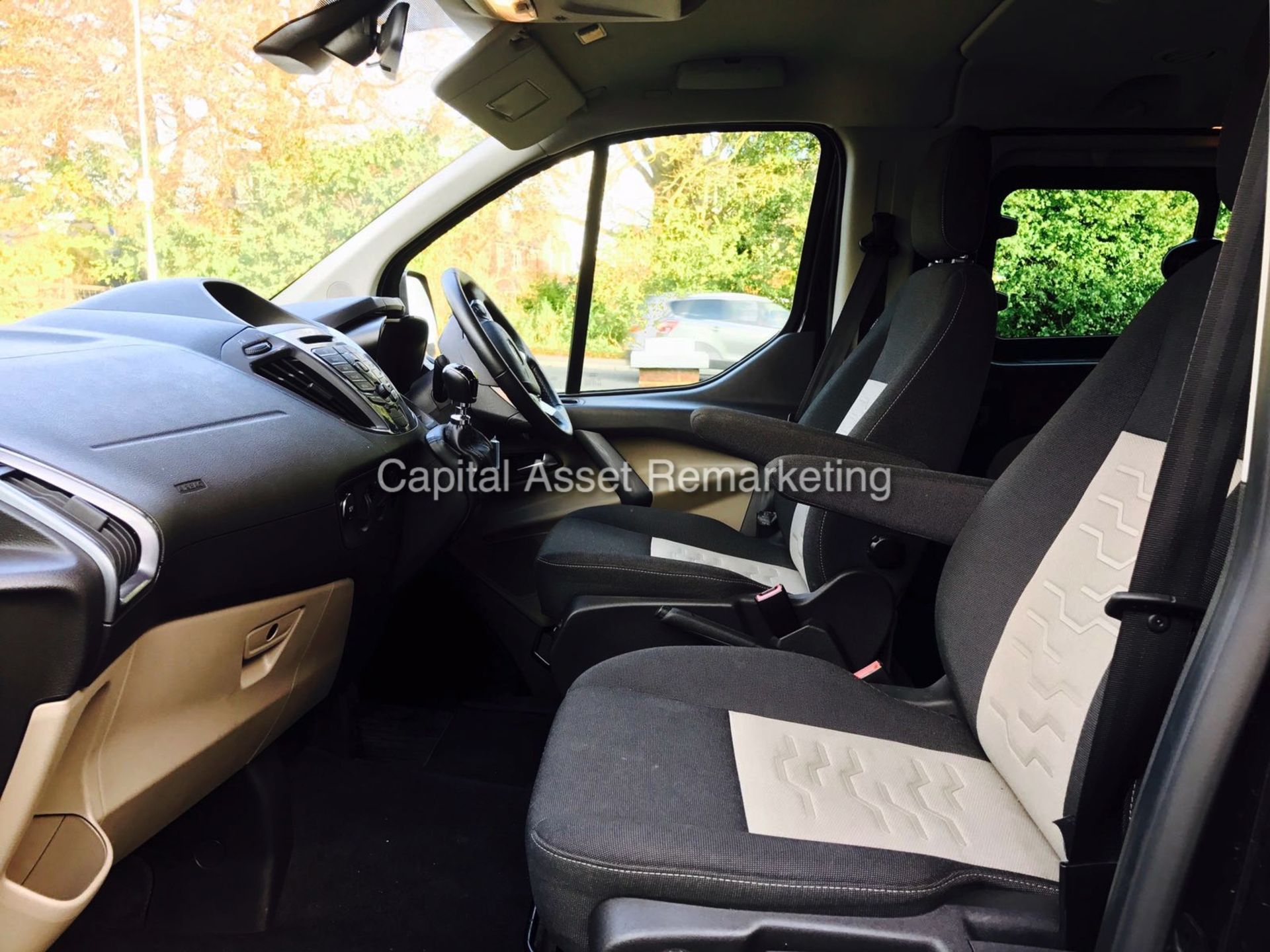 (ON SALE) FORD TOURNEO "CUSTOM" TITANIUM -15 REG -8 SEATS- BLACK EDITION -MASSIVE SPEC -FULLY LOADED - Image 15 of 30