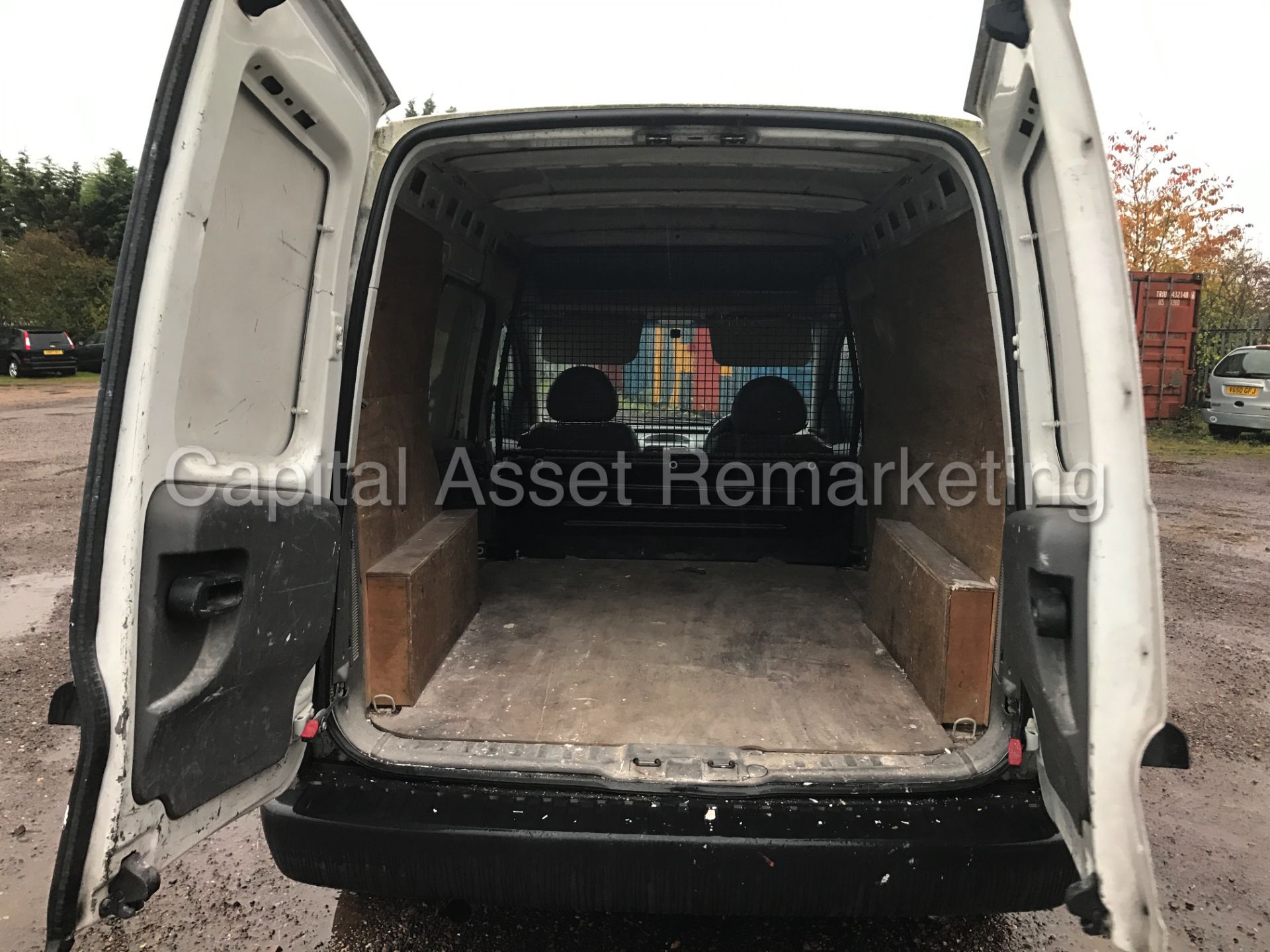 (On Sale) VAUXHALL COMBO 1700 (2004 - 04 REG) '1.7 DI - 5 SPEED' **LONG MOT** (NO VAT - SAVE 20%) - Image 12 of 17