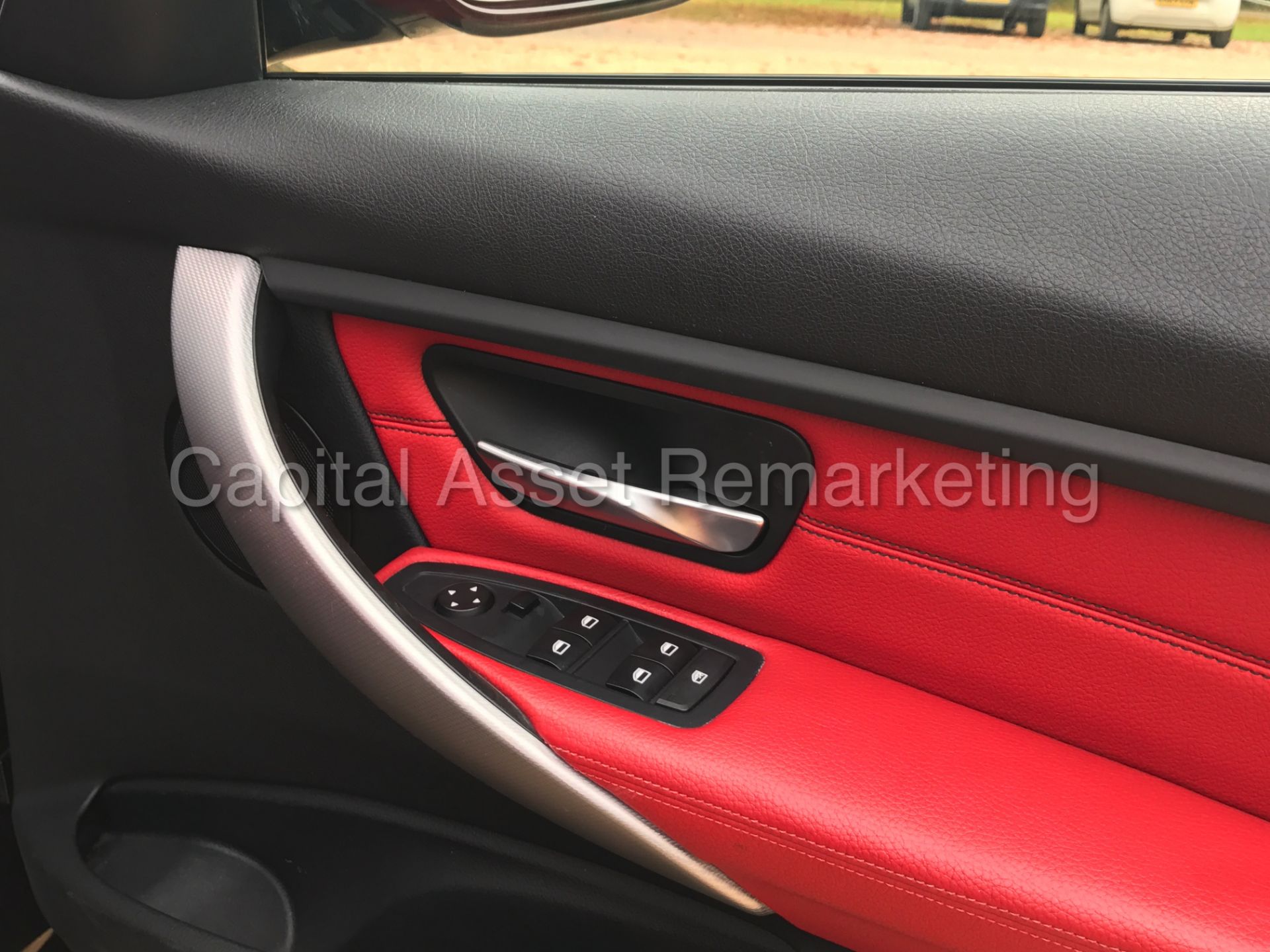 BMW 320D 'M SPORT' (2014 MODEL) '8 SPEED AUTO - LEATHER - SAT NAV' (1 OWNER FROM NEW - FULL HISTORY) - Image 14 of 28