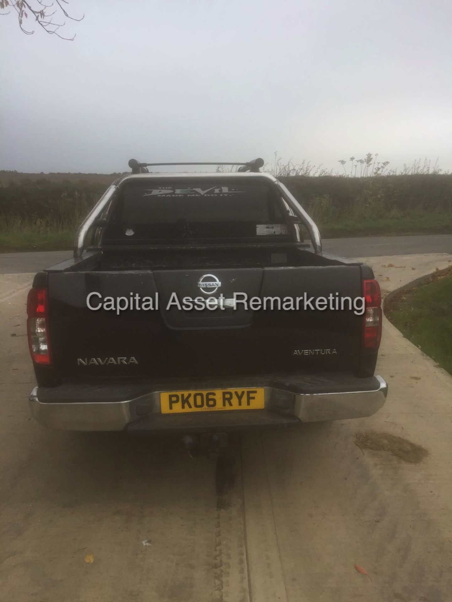 (On Sale)NISSAN NAVARA 2.5DCI "AVENTURA" D/CAB - LOW MILES - BLACK EDITION -SATNAV - LEATHER - Image 9 of 10