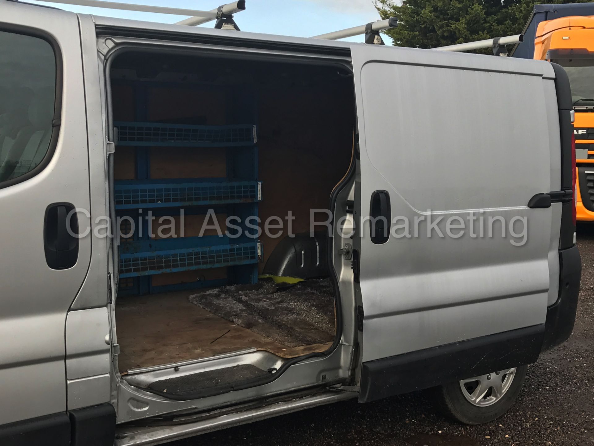 RENAULT TRAFIC LL29 DCI 115 (2010 MODEL) '2.0 DCI - 115 PS - 6 SPEED - LWB' **AIR CON** - Image 10 of 20