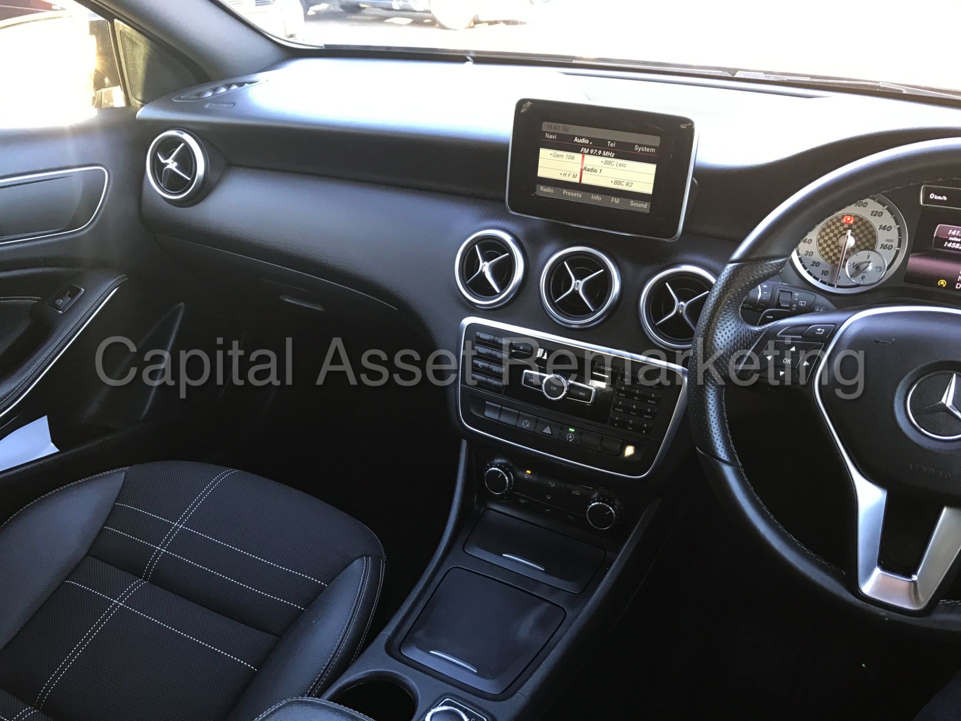 (ON SALE) MERCEDES A200CDI 'SPORT EDITION' (2016 MODEL) '7G AUTO -STOP / START -SAT NAV'FULLY LOADED - Image 22 of 27