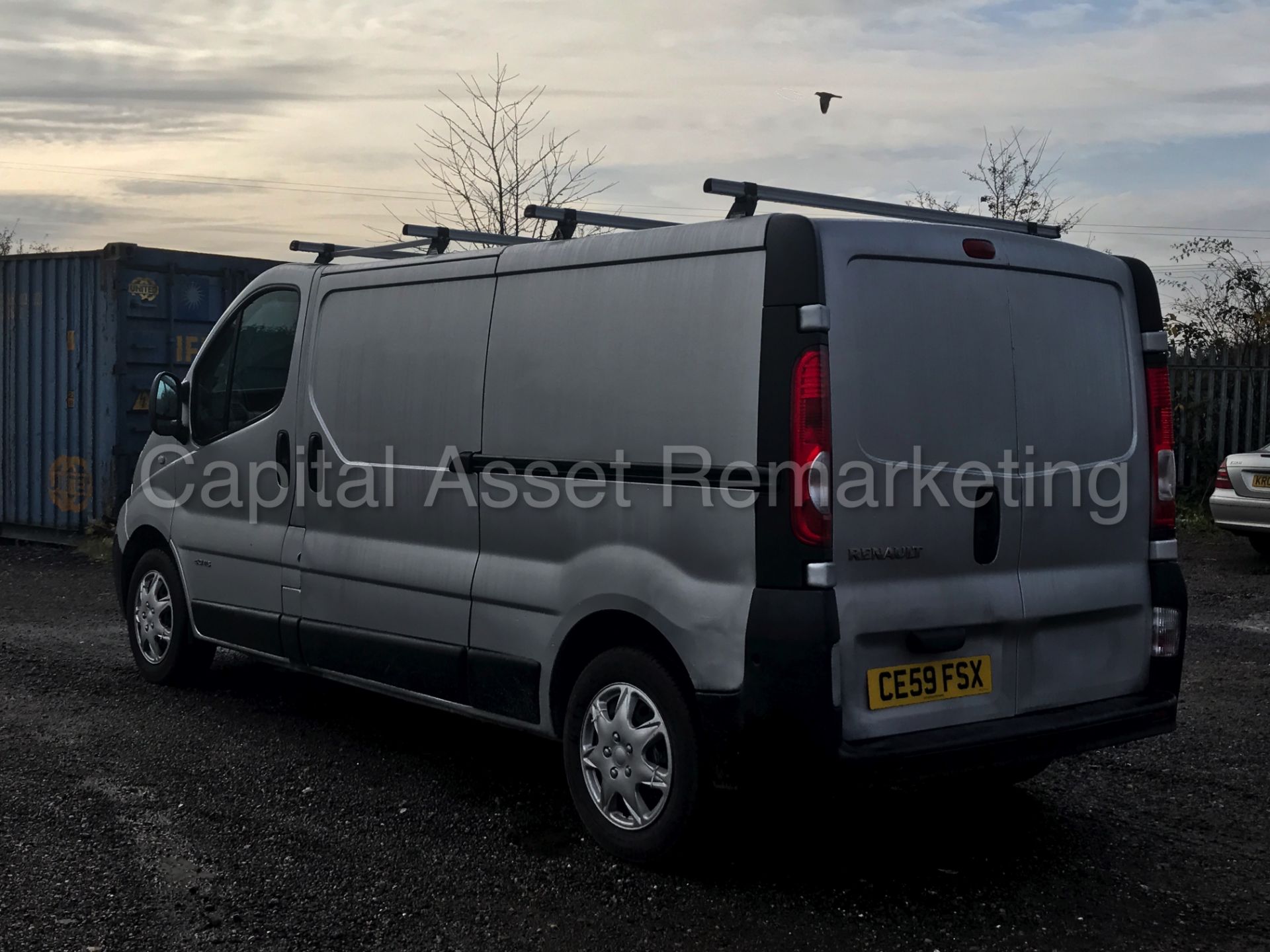 RENAULT TRAFIC LL29 DCI 115 (2010 MODEL) '2.0 DCI - 115 PS - 6 SPEED - LWB' **AIR CON** - Image 8 of 20